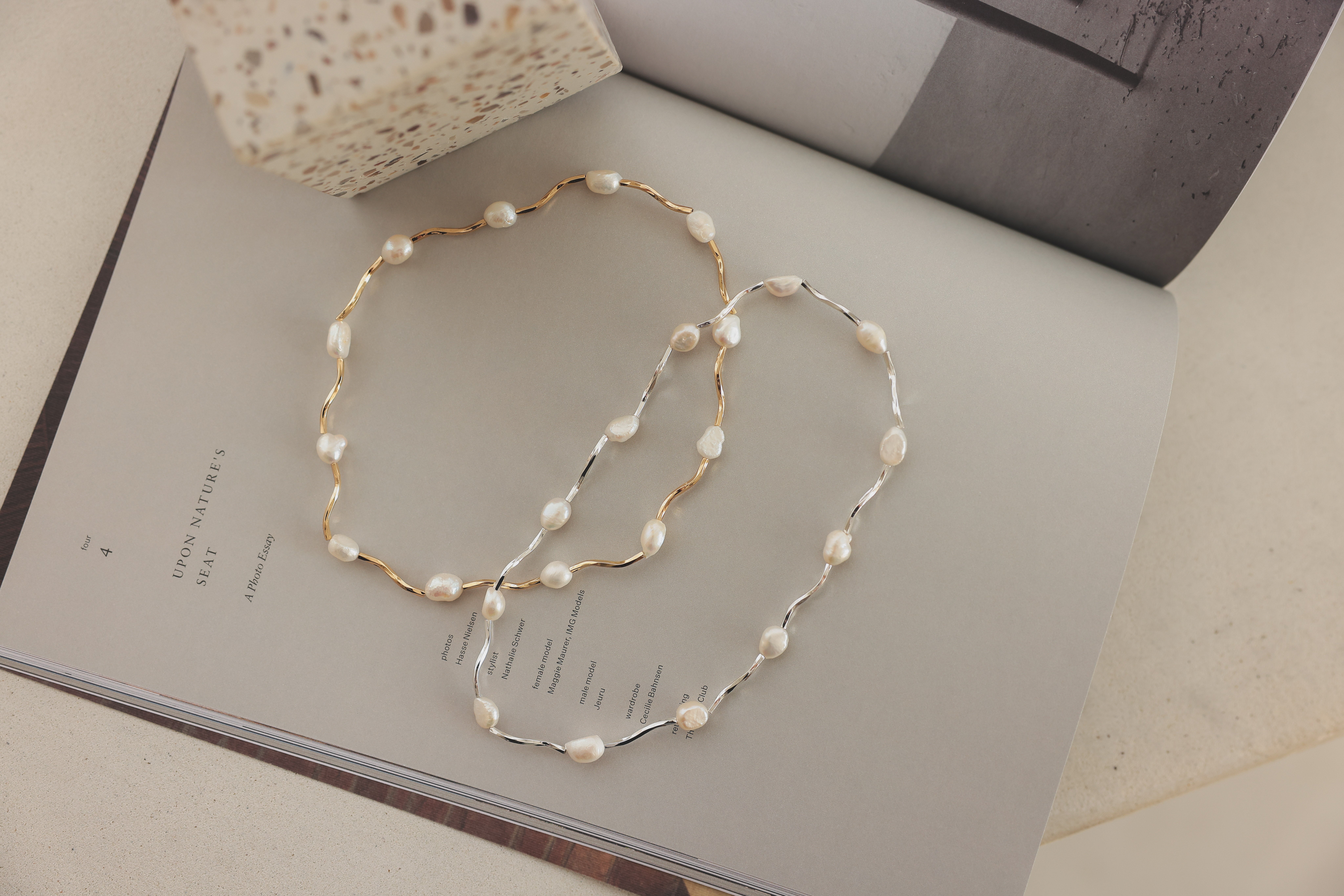 [レンタル] アートマリー 2WAYのパールゴムネックレス ゴールドの宅配レンタル - 3