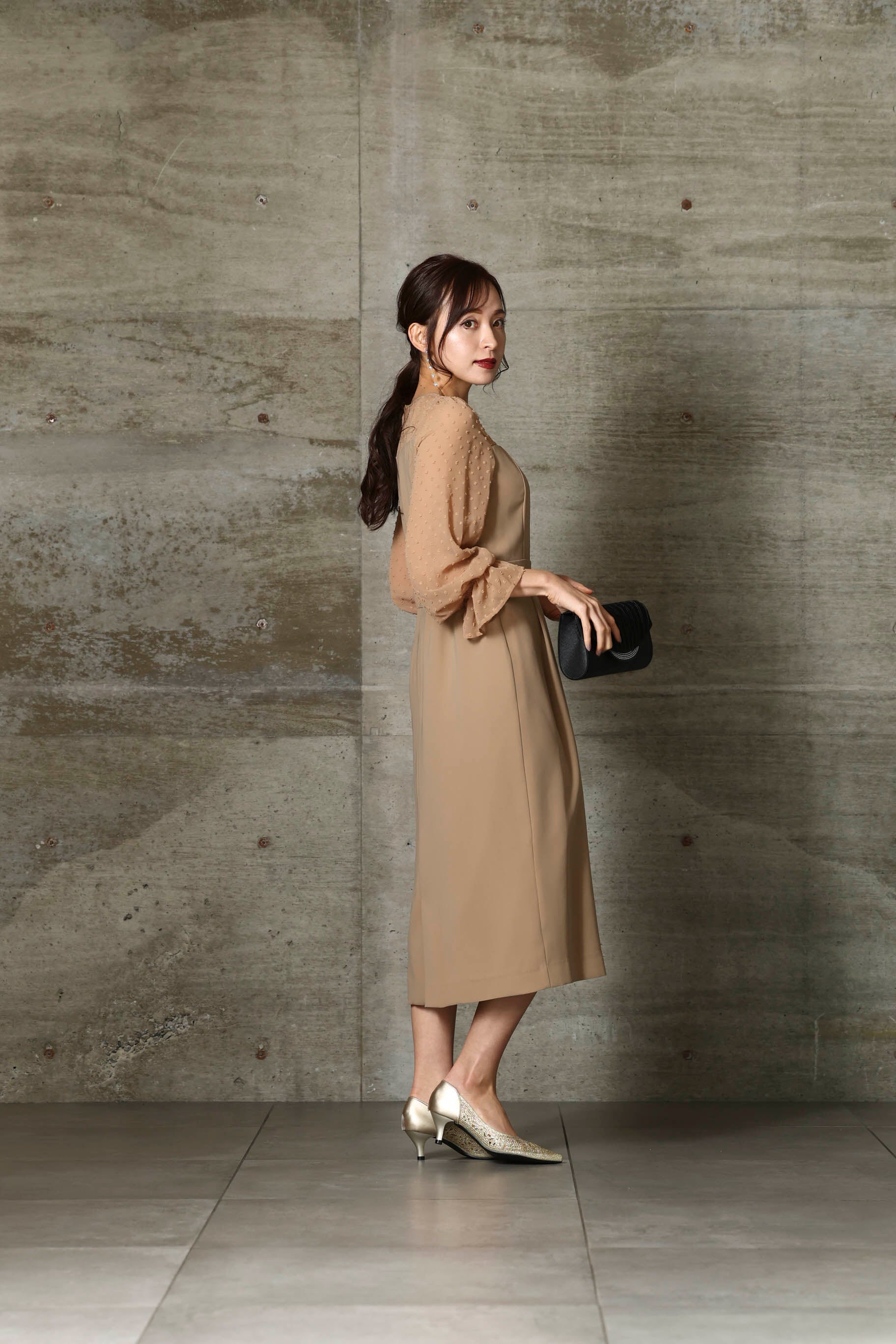 [レンタル] BELINDA DE CAPRIS フロッキー ドットチュール ワンピースドレス ベージュの宅配レンタル - 2