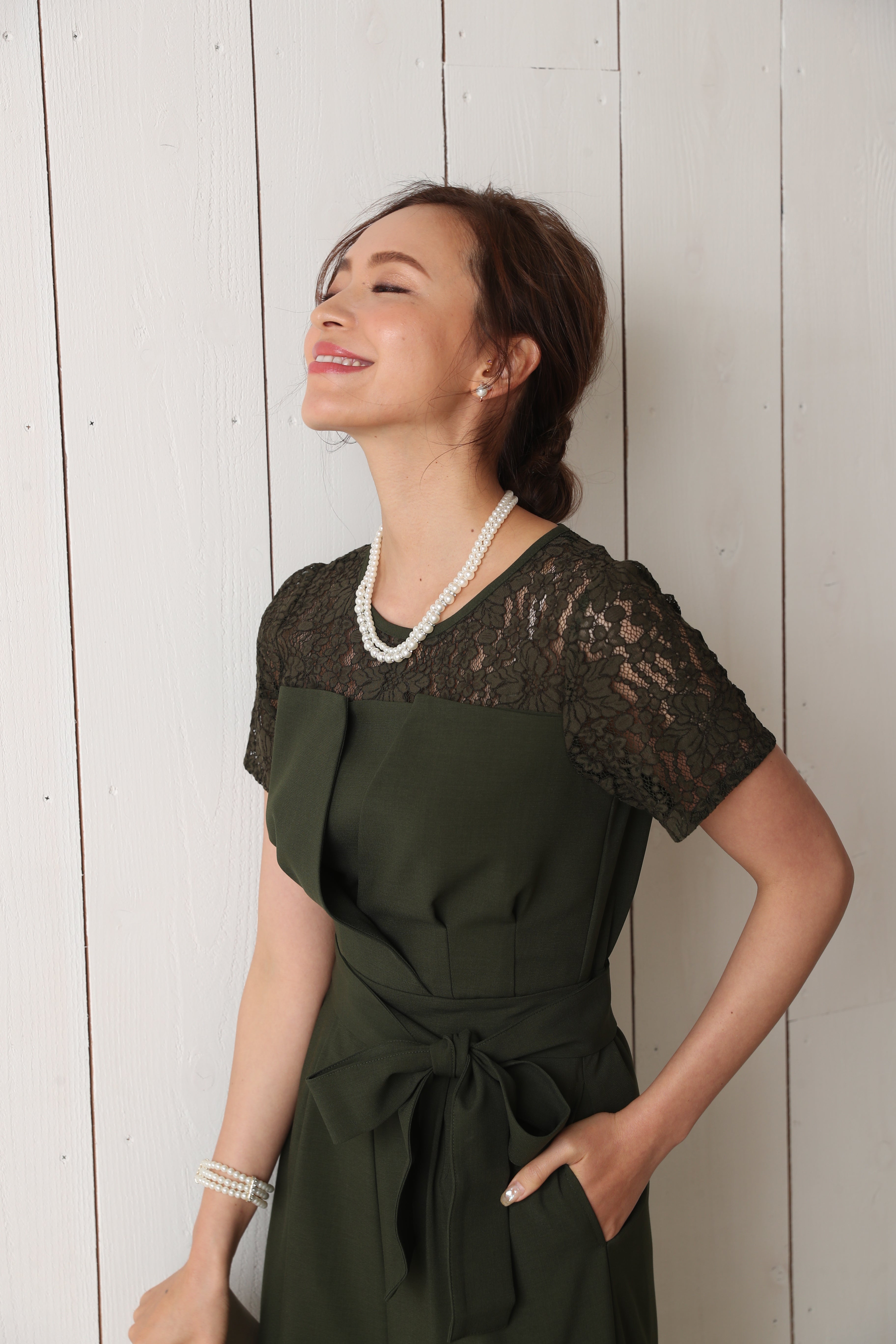 [レンタル] BELINDA DE CAPRIS 袖付きタックテーパード オールインワン パンツドレス カーキの宅配レンタル - 31