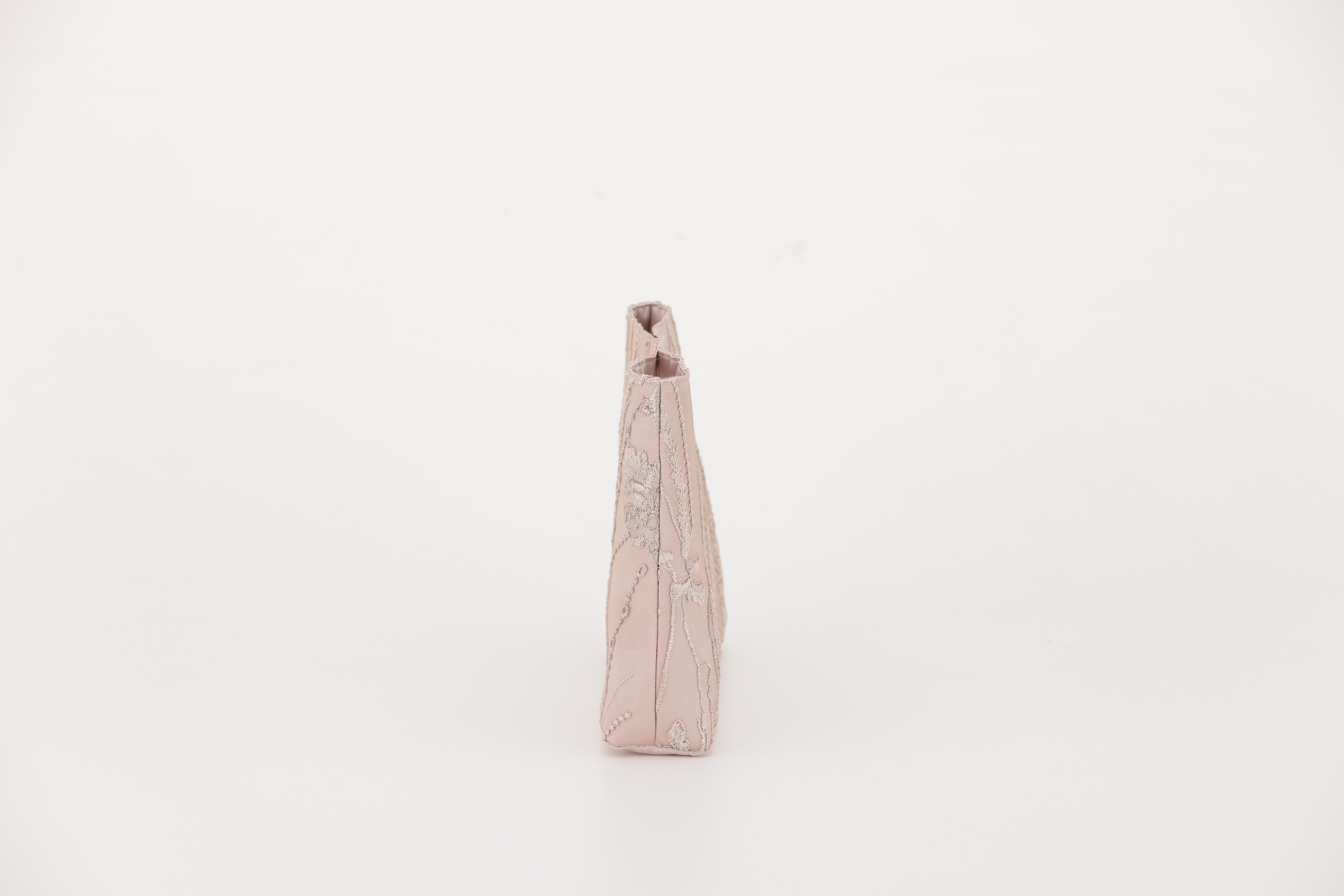 [レンタル] アートマリー 刺繍ハンドホールパーティバッグ ベージュの宅配レンタル - 2