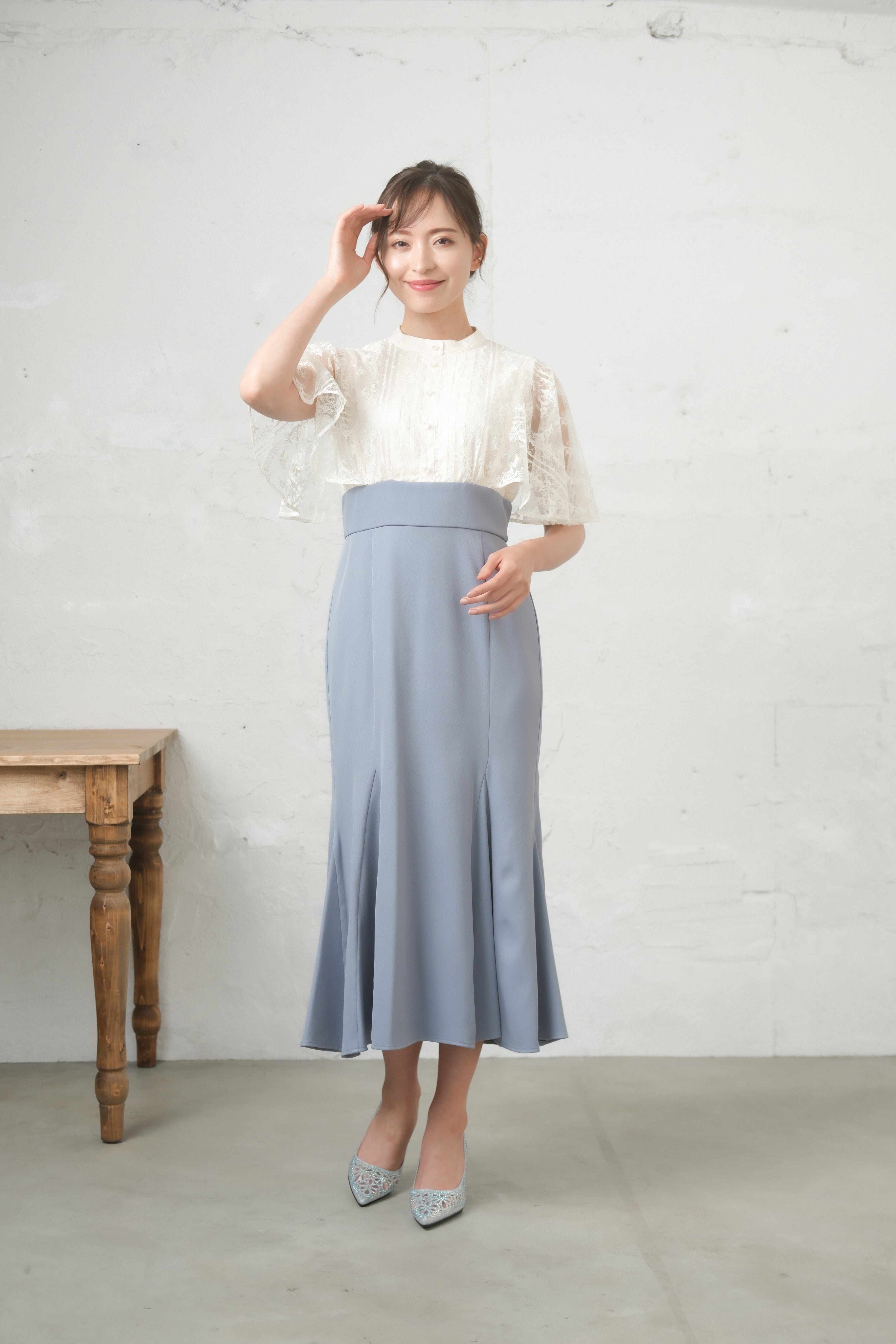 [レンタル] BELINDA DE CAPRIS レース切り替えマーメイド ワンピースドレス オフホワイト×ブルーの宅配レンタル - 6