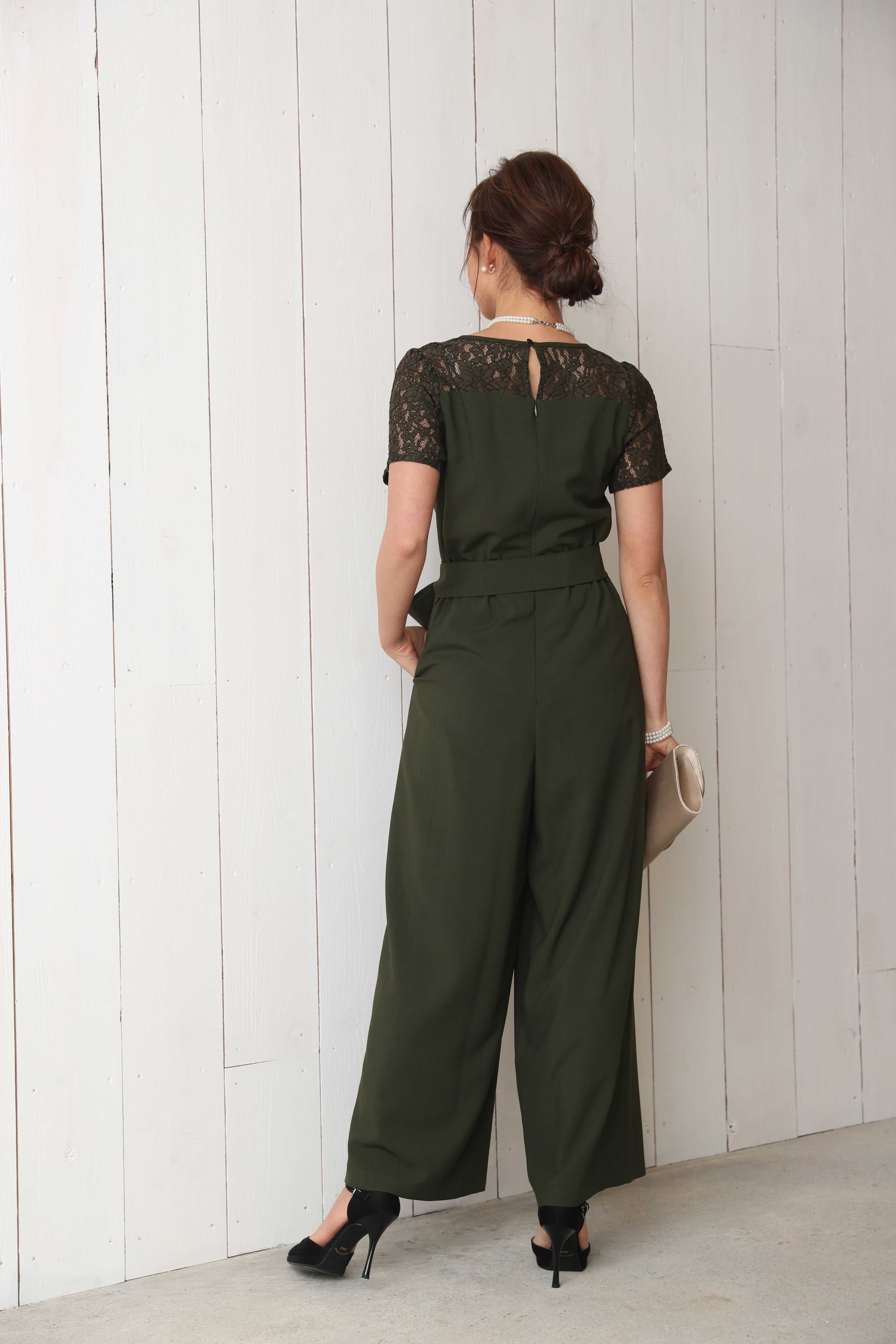 [レンタル] BELINDA DE CAPRIS 袖付きタックテーパード オールインワン パンツドレス カーキの宅配レンタル - 24