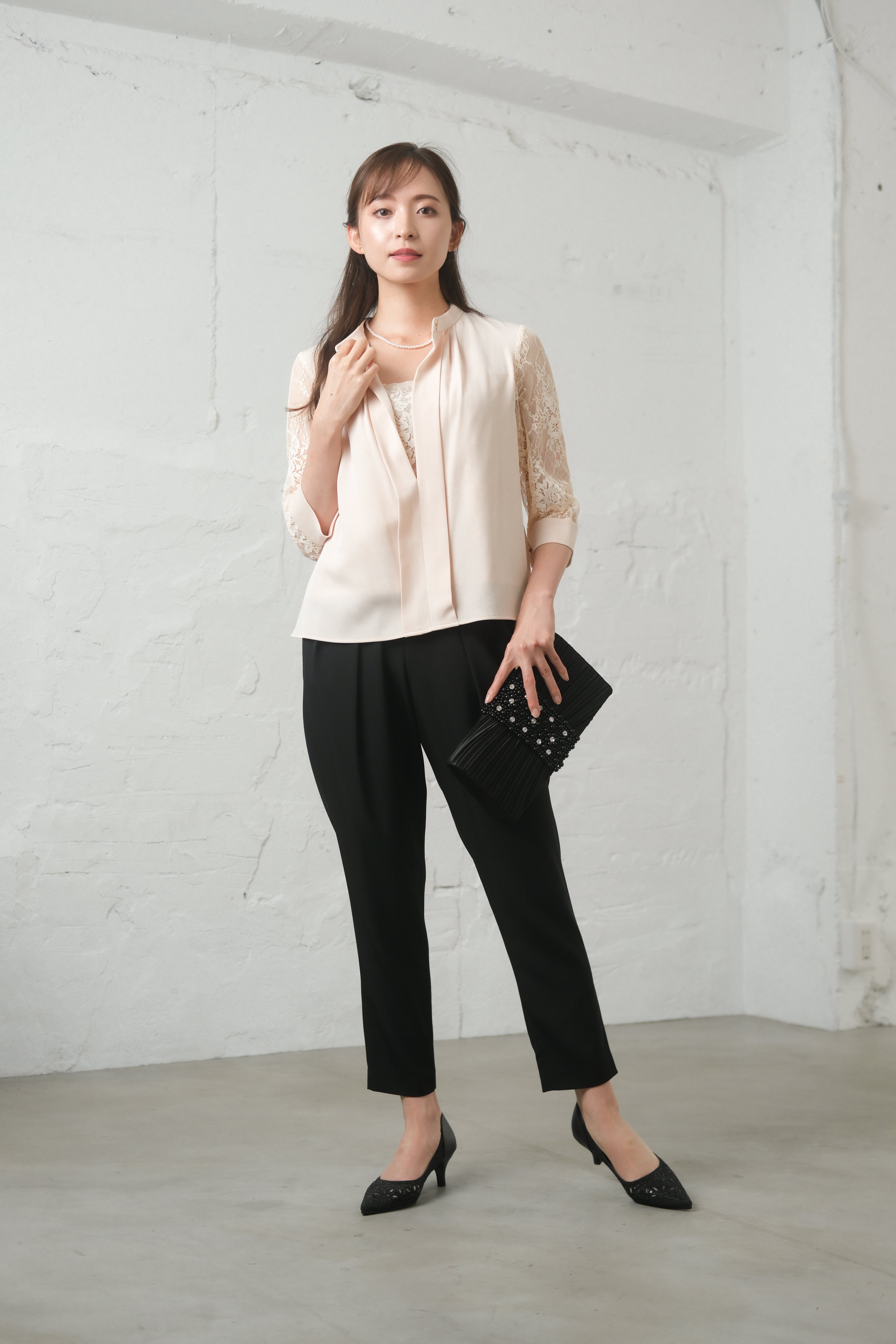 [レンタル] BELINDA DE CAPRIS 前開きブラウス セットアップ テーパードパンツドレス ベージュの宅配レンタル - 7