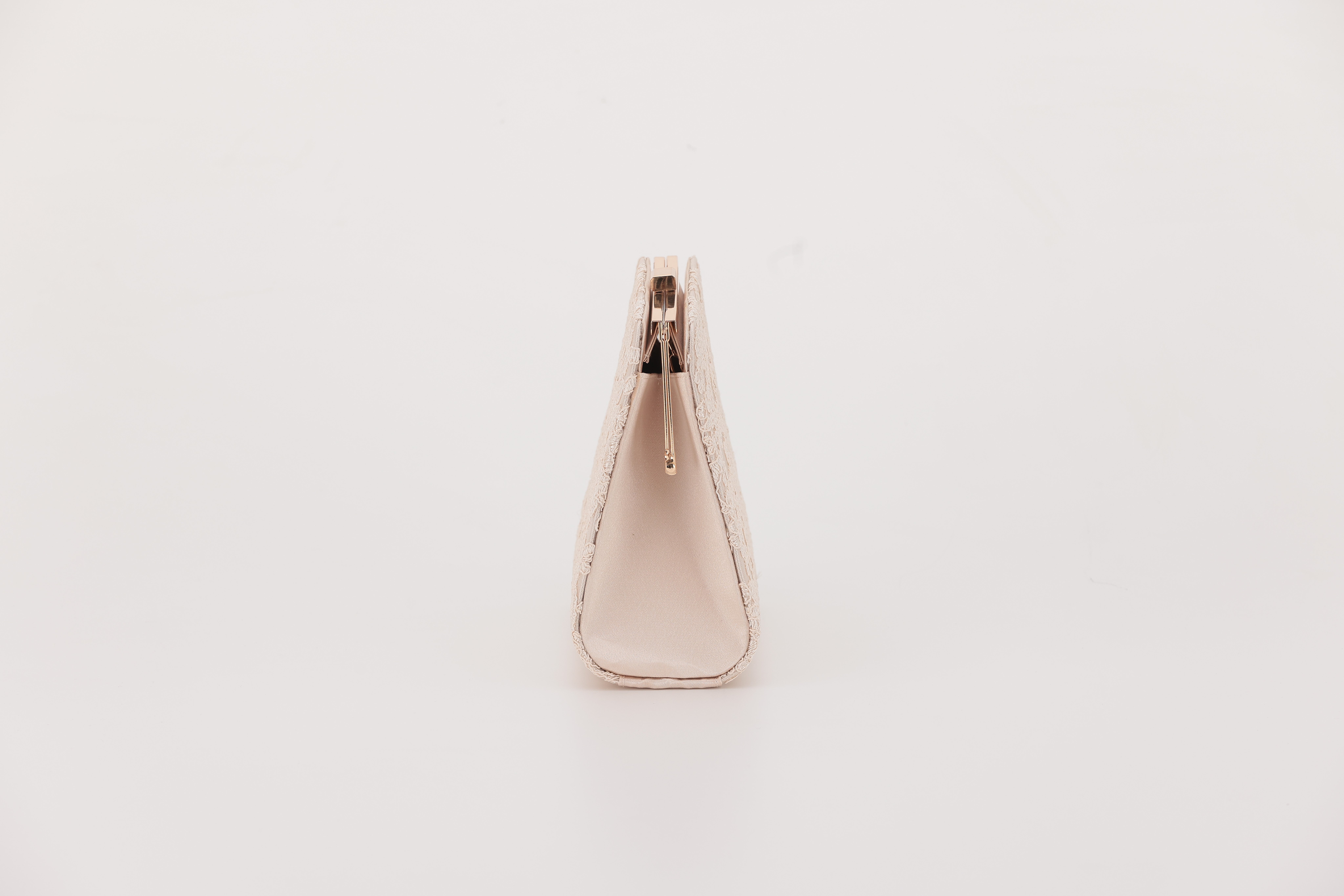 [レンタル] アートマリー 刺繍スクエアパーティーバッグ ベージュの宅配レンタル - 3