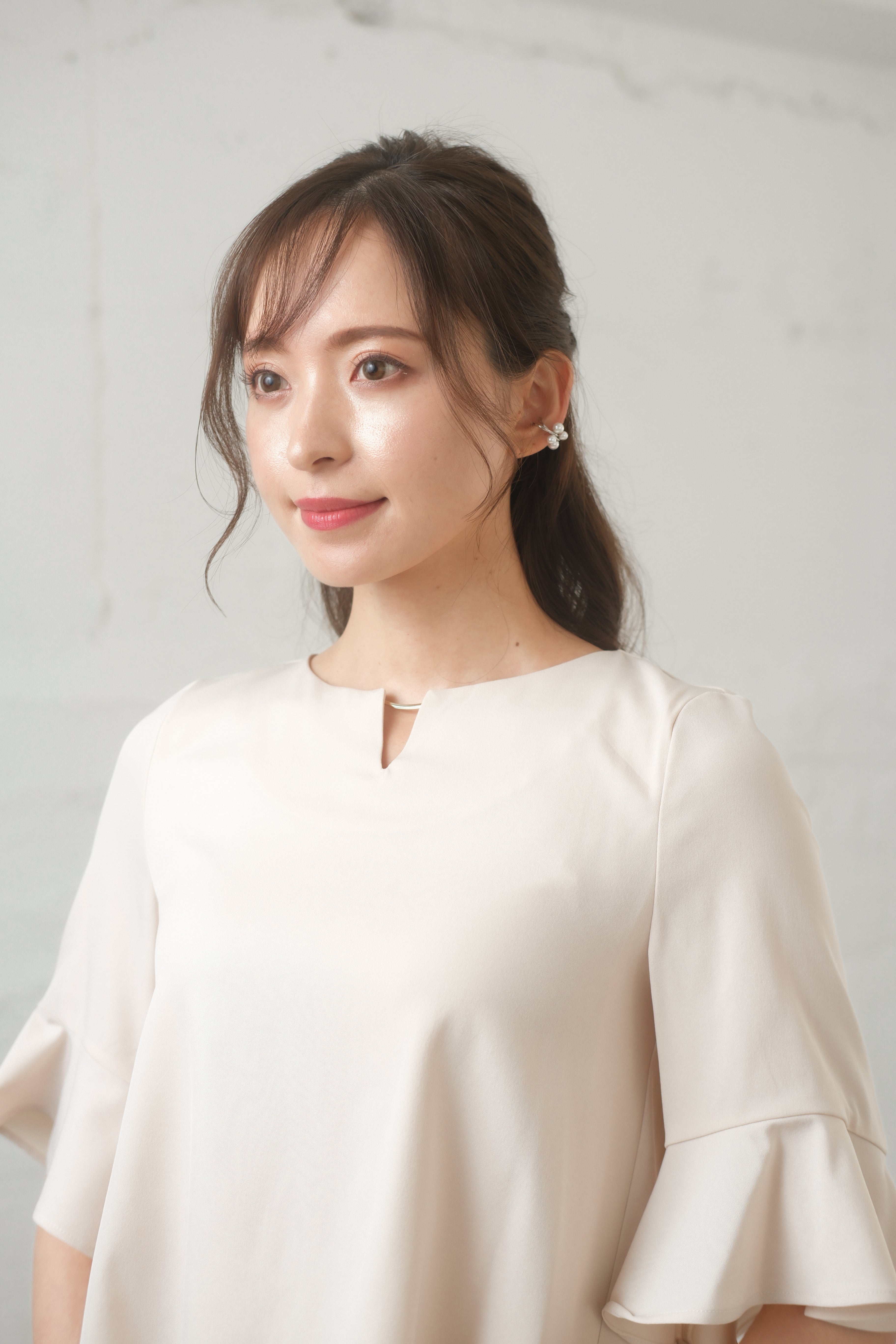 [レンタル] BELINDA DE CAPRIS パンツドレス バックレーストップス 2点セット ベージュ×ブラックの宅配レンタル - 8