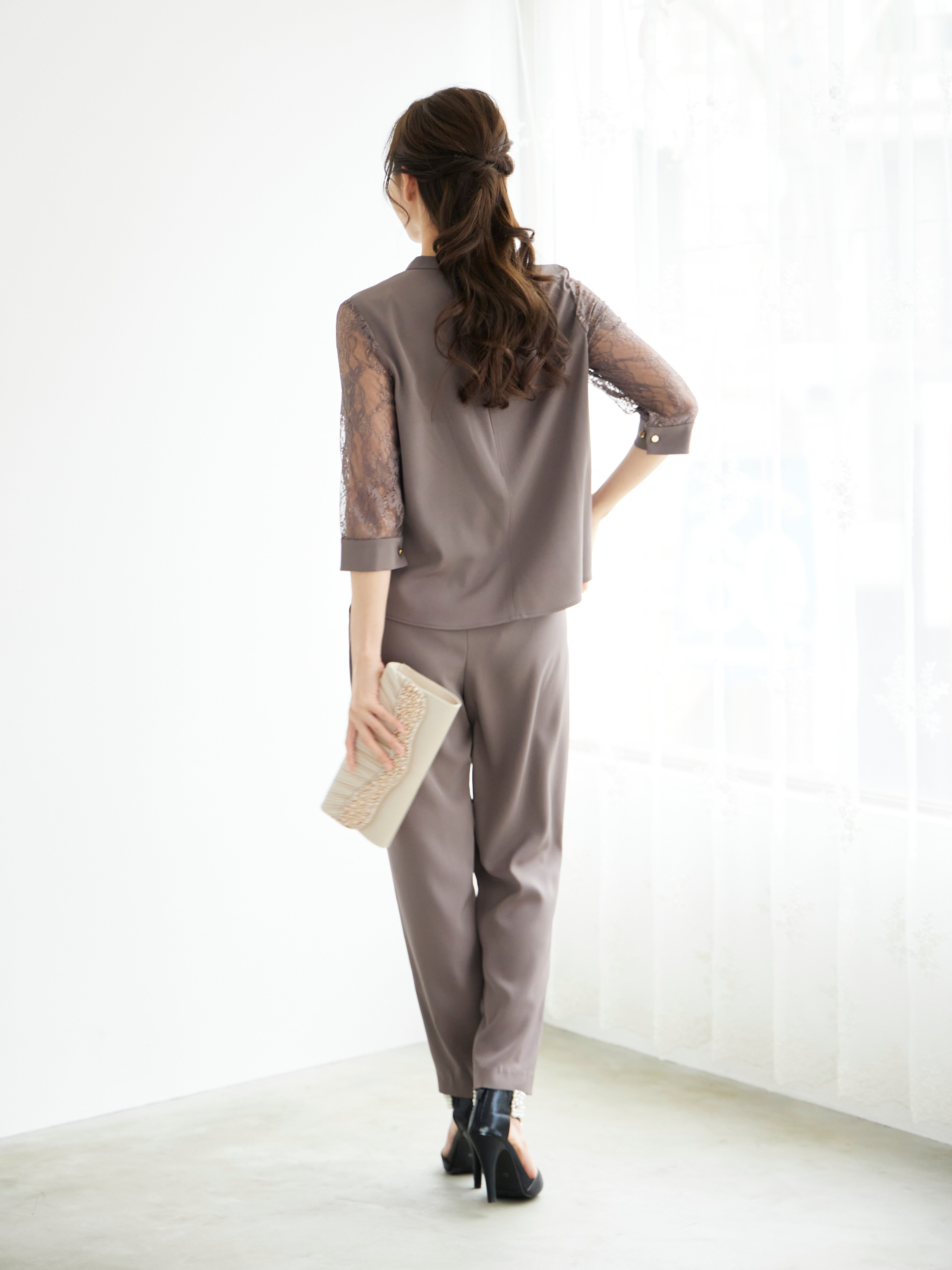 [レンタル] BELINDA DE CAPRIS 前開きブラウス セットアップ テーパードパンツドレス モカの宅配レンタル - 5