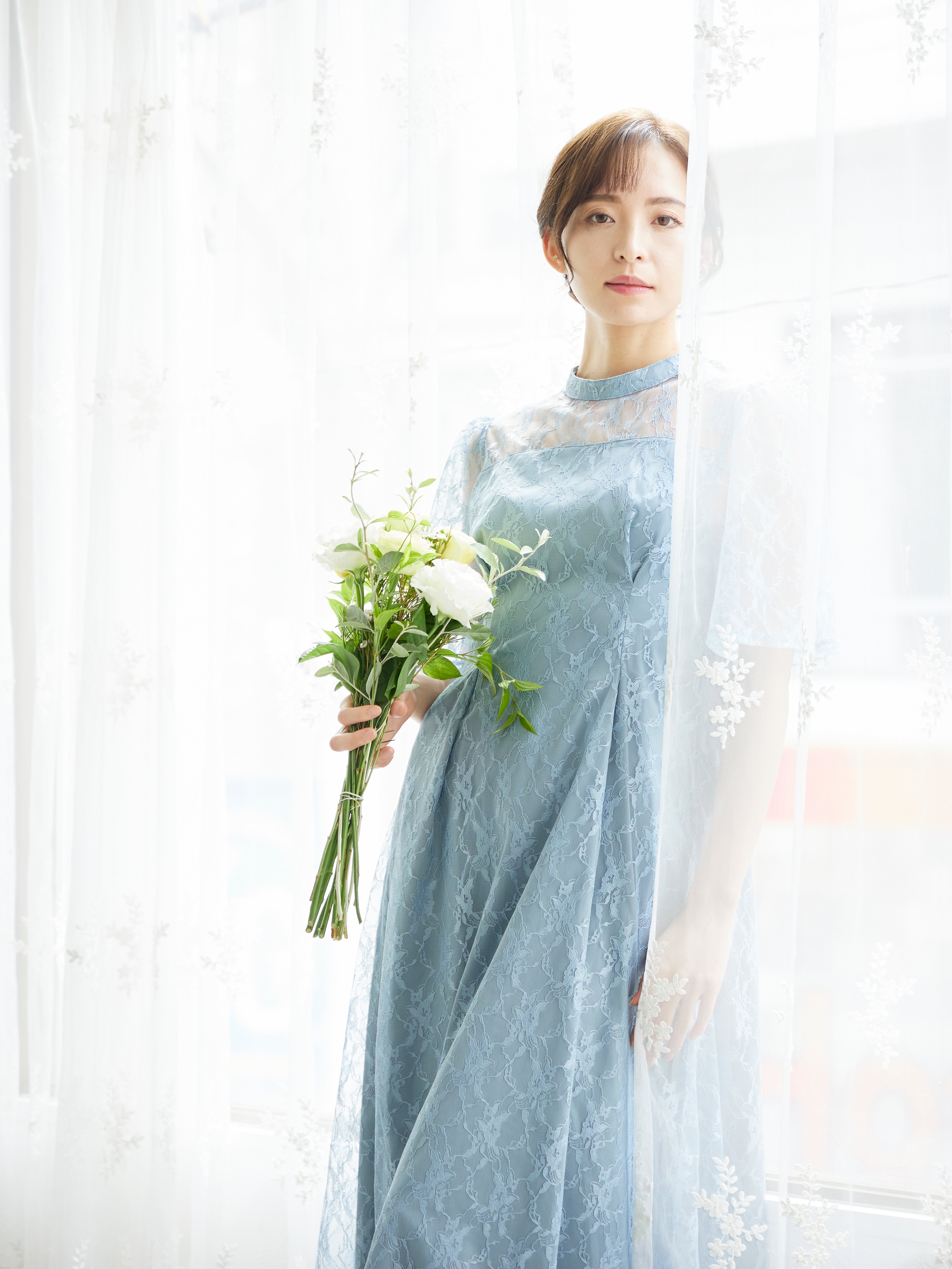 [レンタル] BELINDA DE CAPRIS 総レースフレア袖 ハイネック ワンピースドレス サックスブルーの宅配レンタル - 16