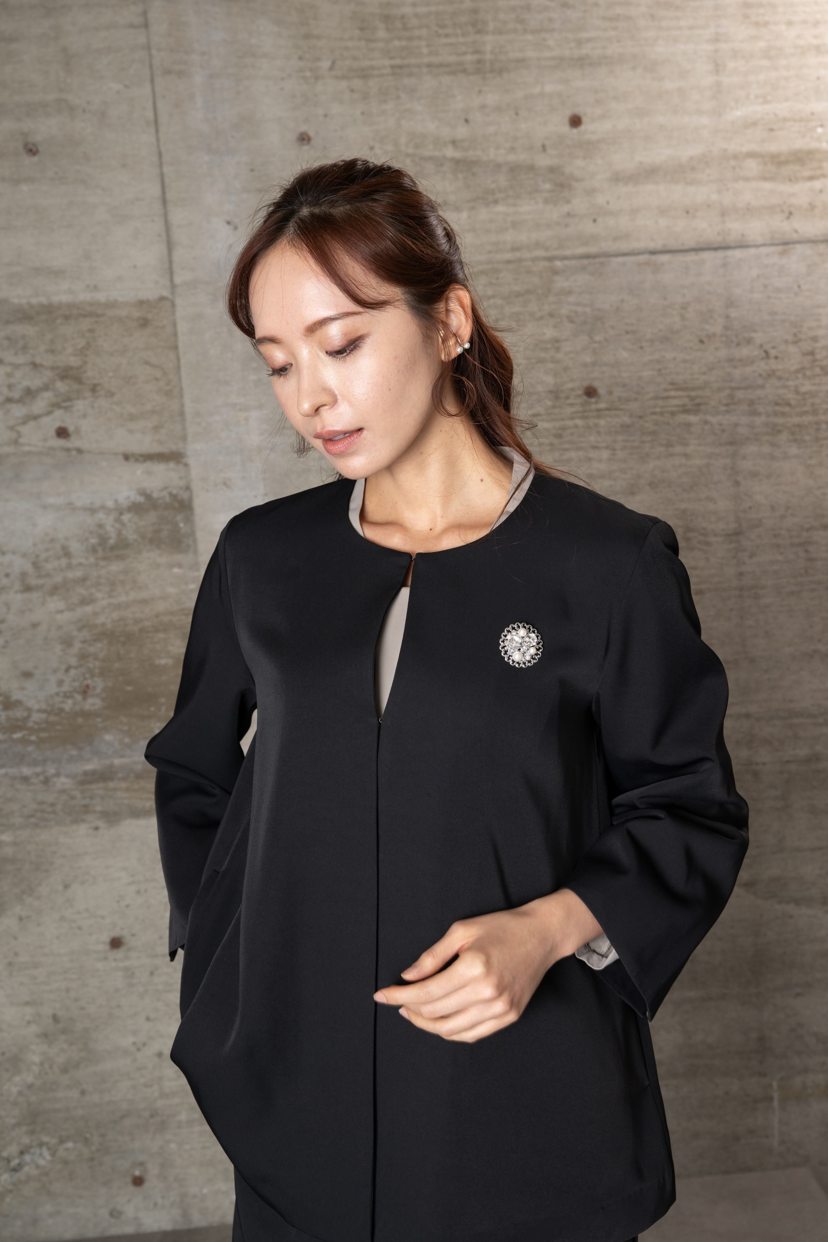 [レンタル] BELINDA DE CAPRIS ノーカラータック テーパード2P レディーススーツの宅配レンタル - 5