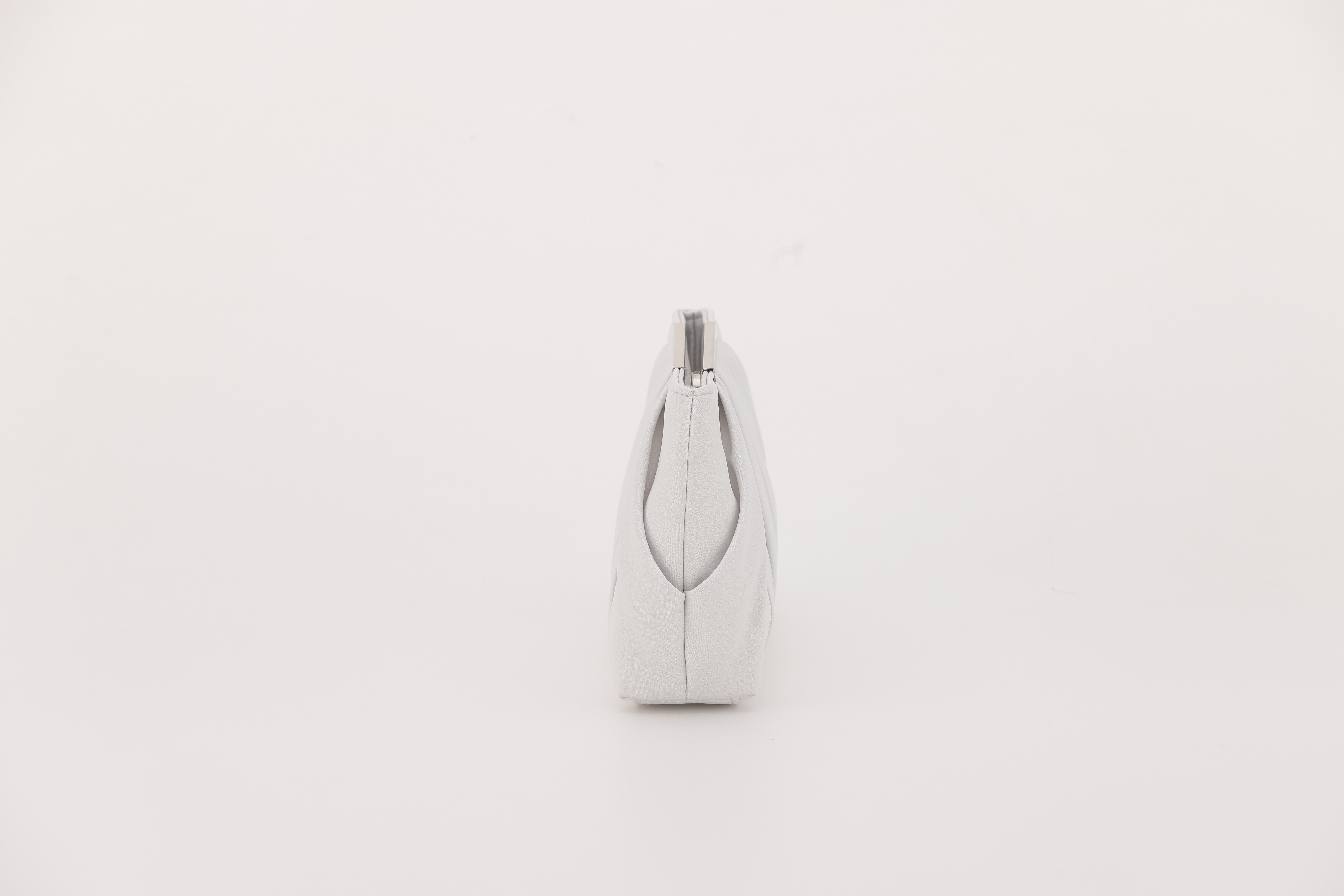 [レンタル] アートマリー タックデザインパーティーバッグ シルバーの宅配レンタル - 2