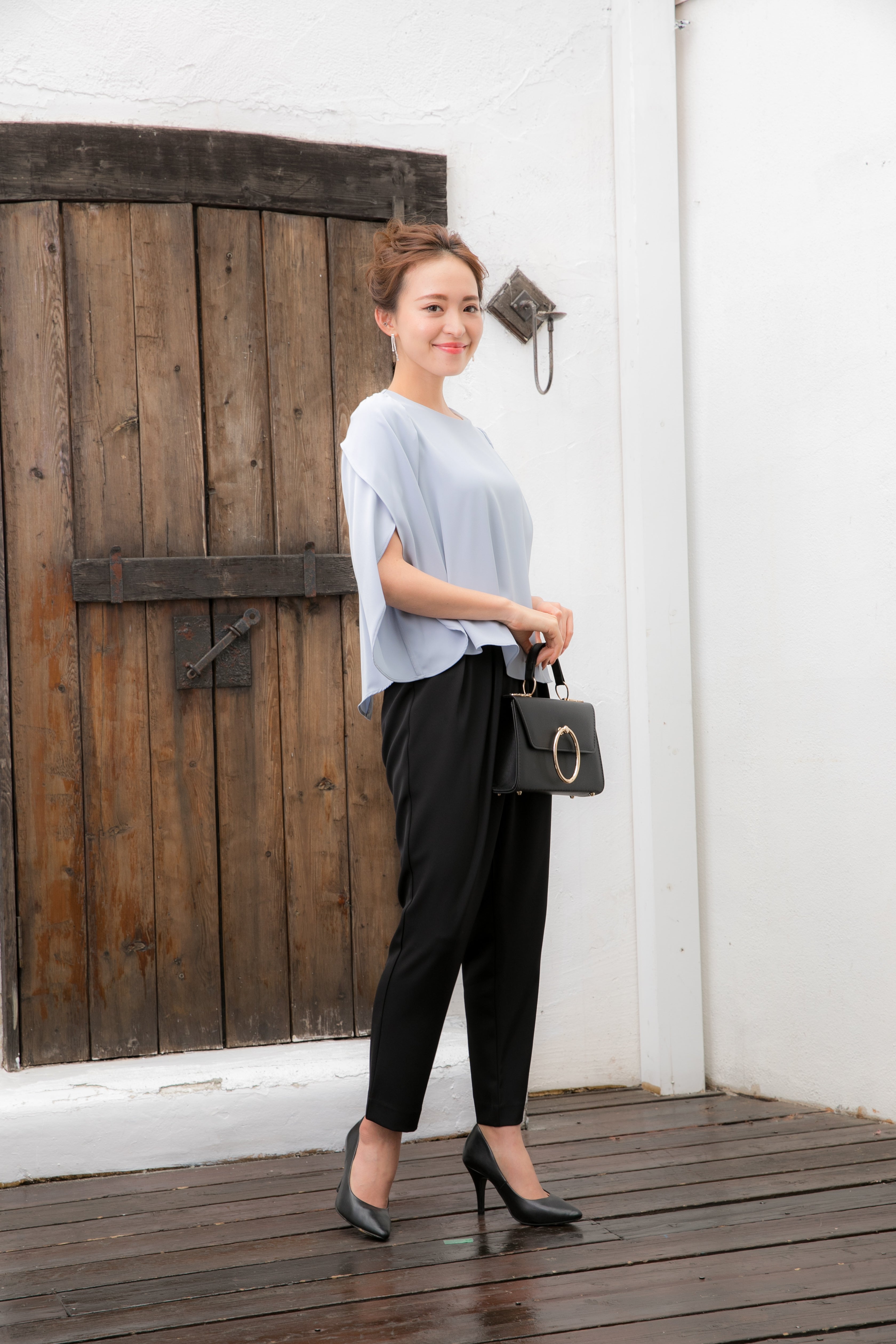 [レンタル] BELINDA DE CAPRIS チューリップスリーブ セットアップ パンツドレス グレー×ブラックの宅配レンタル - 8