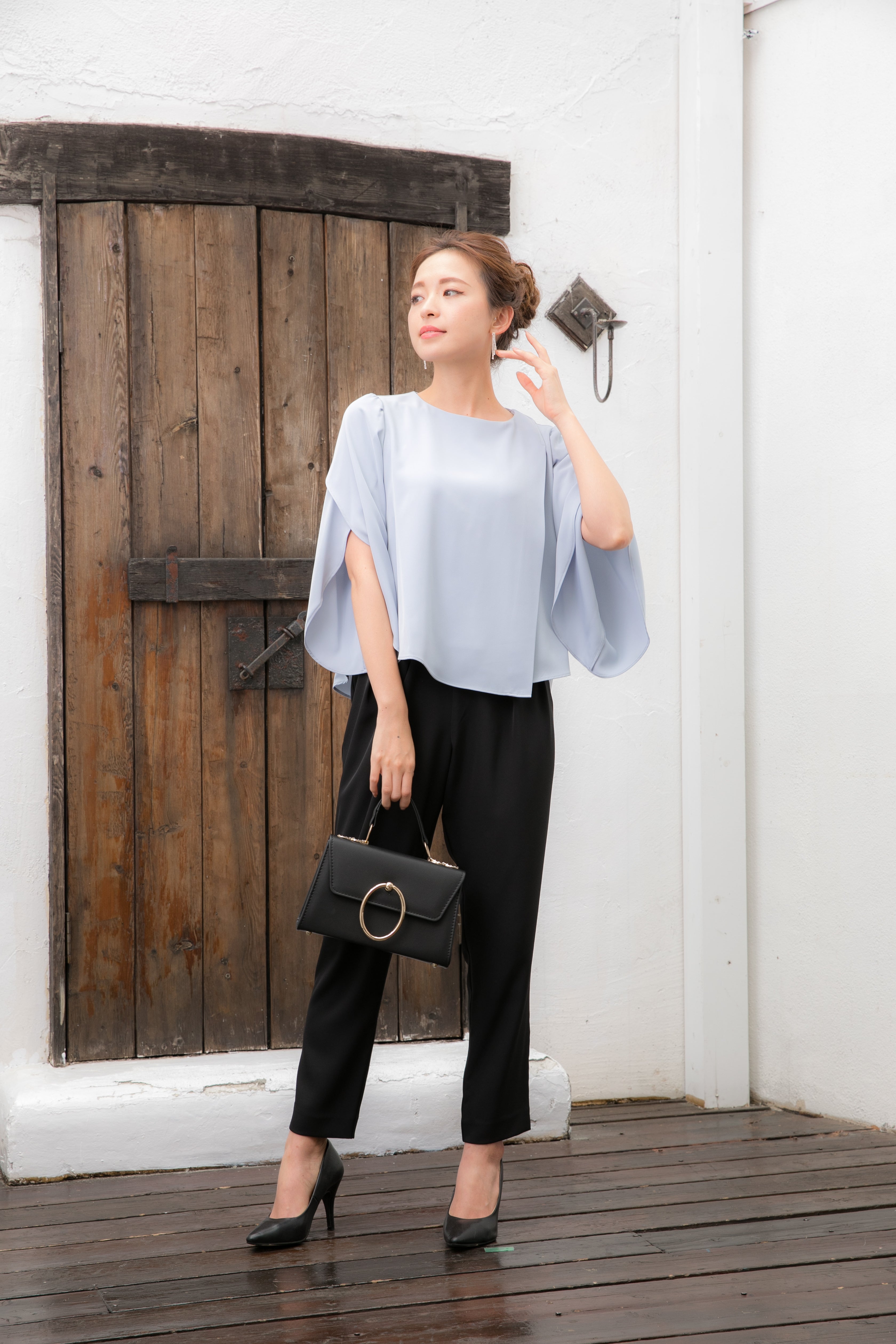 [レンタル] BELINDA DE CAPRIS チューリップスリーブ セットアップ パンツドレス グレー×ブラックの宅配レンタル - 10