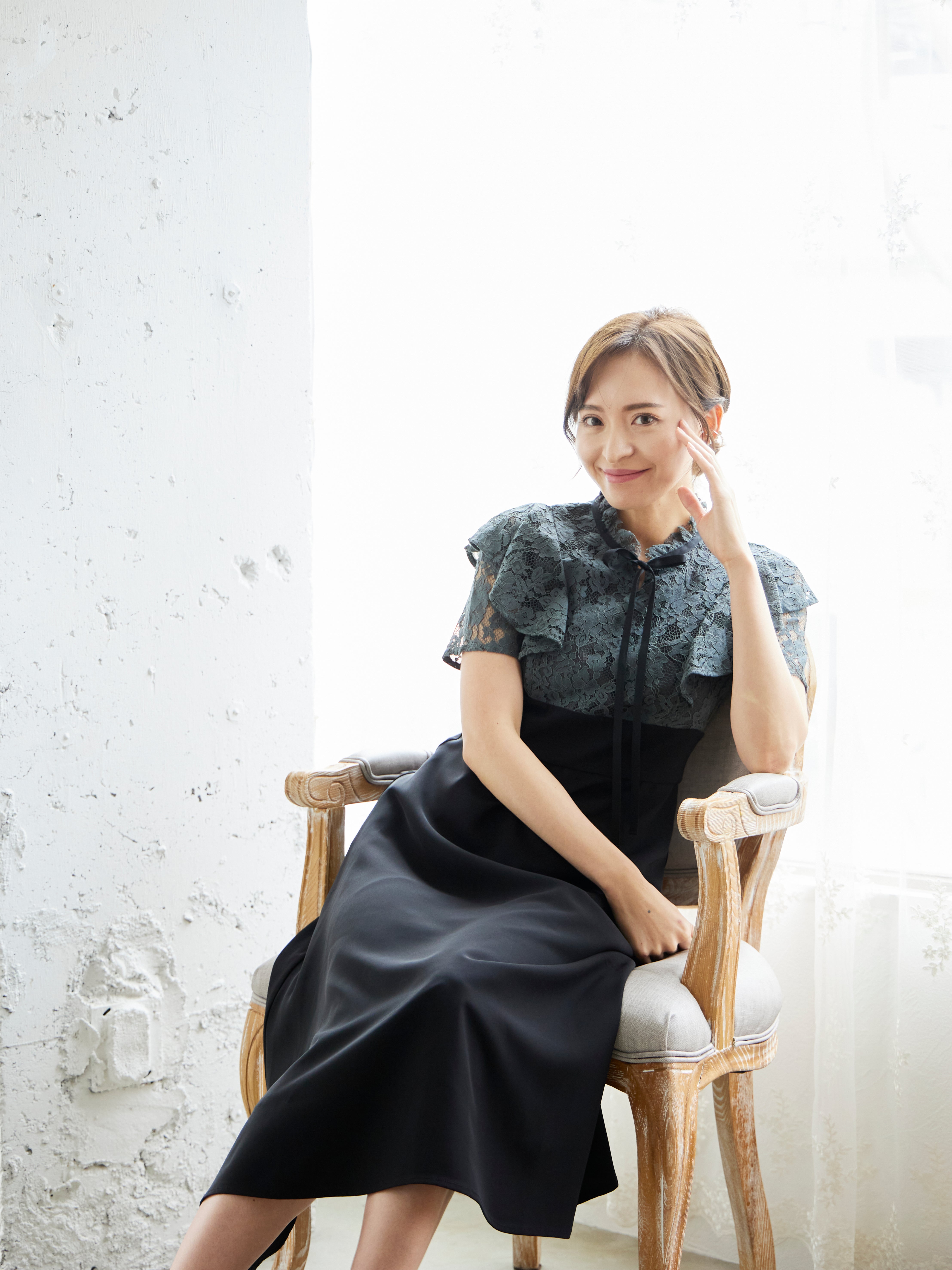 [レンタル] BELINDA DE CAPRIS レース切り替え タイトワンピースドレス グレーの宅配レンタル - 12