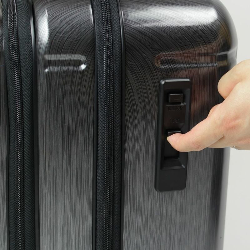 [レンタル] [1-3泊向けサイズ]BERMAS INTER CITY No.60523 33L ハードスーツケース ブラックヘアラインの宅配レンタル - 4