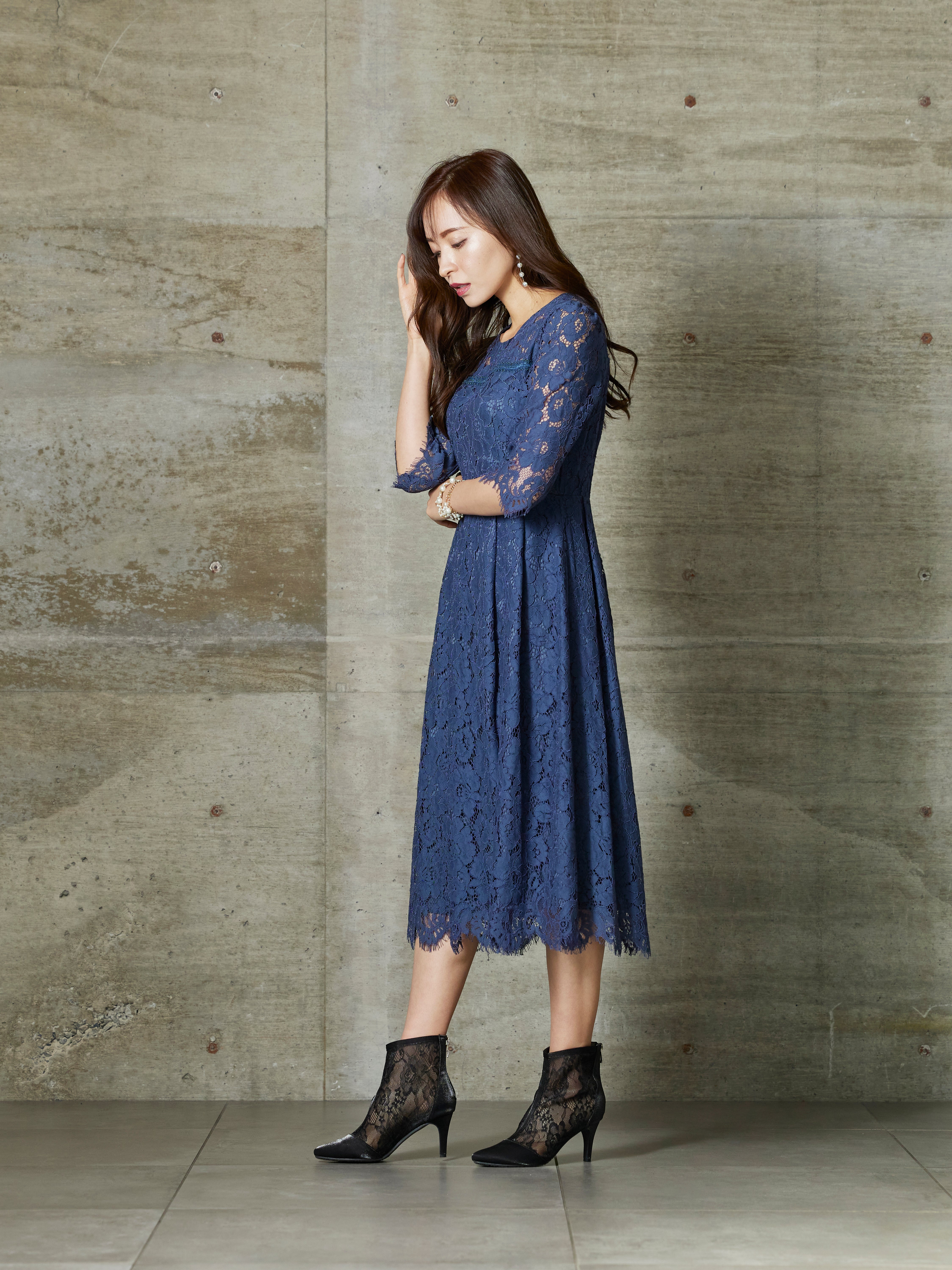 レンタル] BELINDA DE CAPRIS 総レース ラウンドネックワンピース