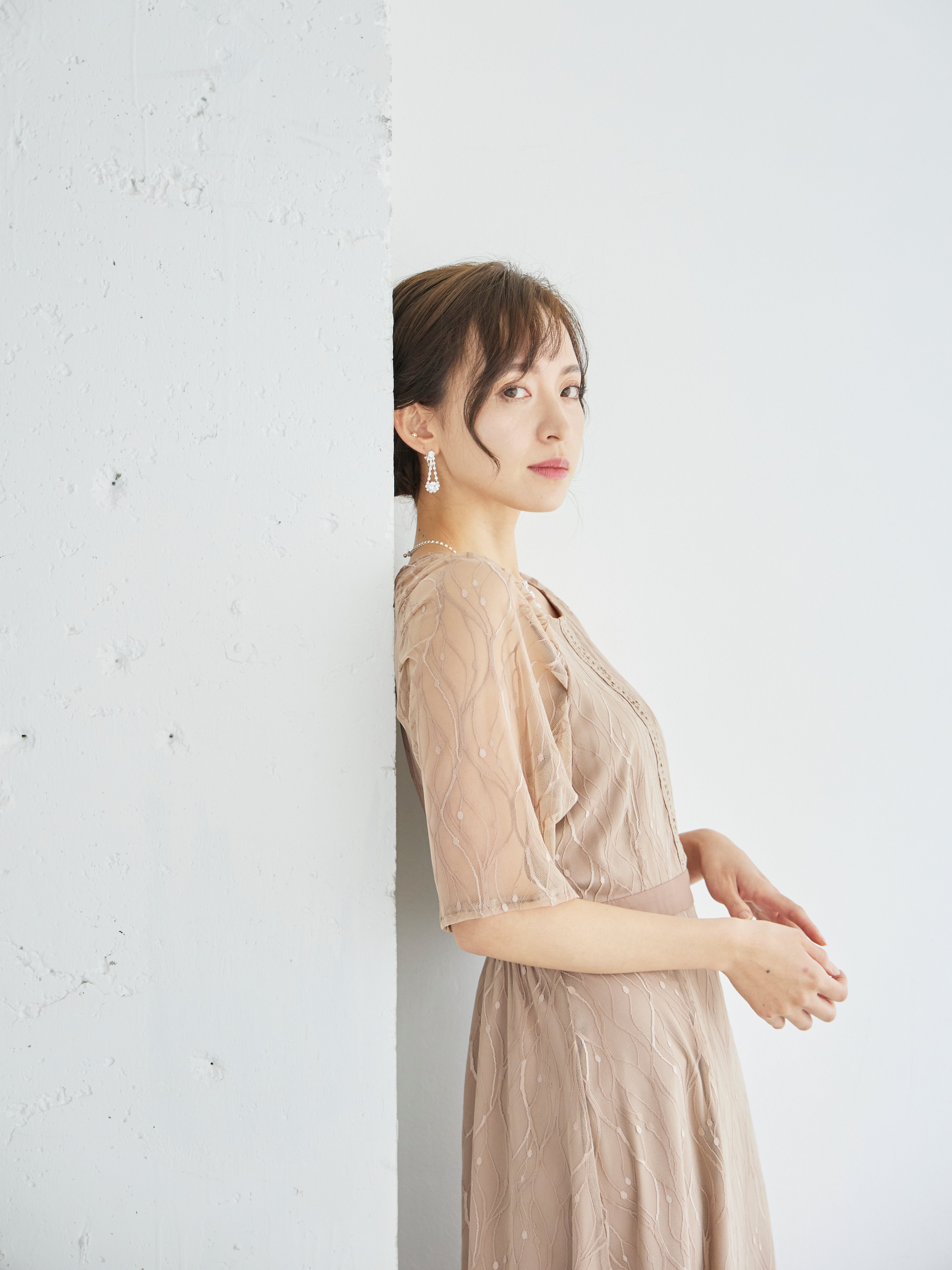 [レンタル] BELINDA DE CAPRIS ラグランスリーブレース ワンピースドレス ベージュの宅配レンタル - 11