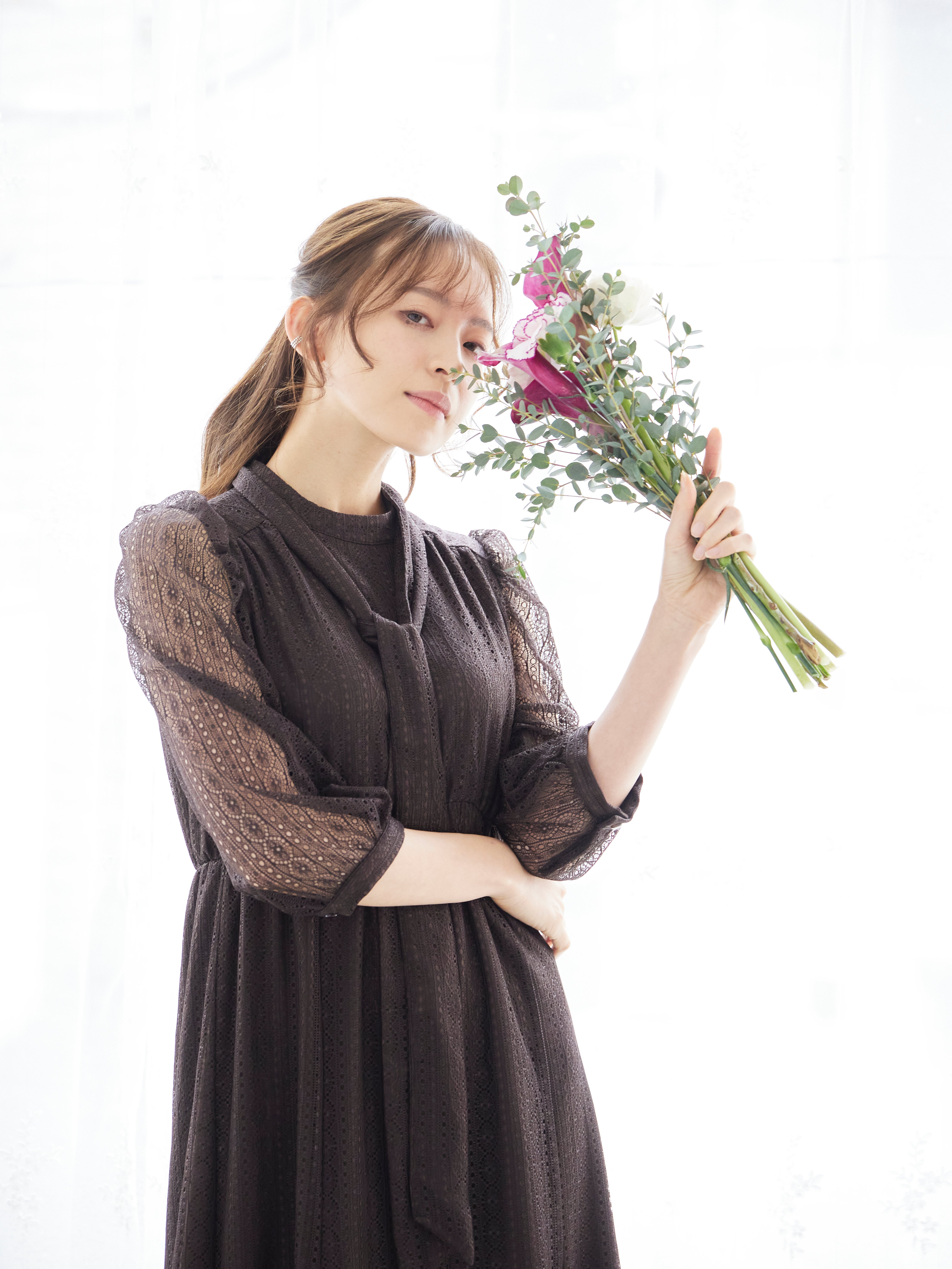 [レンタル] BELINDA DE CAPRIS リボン付きギャザースリーブ レースワンピースドレス ブラウンの宅配レンタル - 6