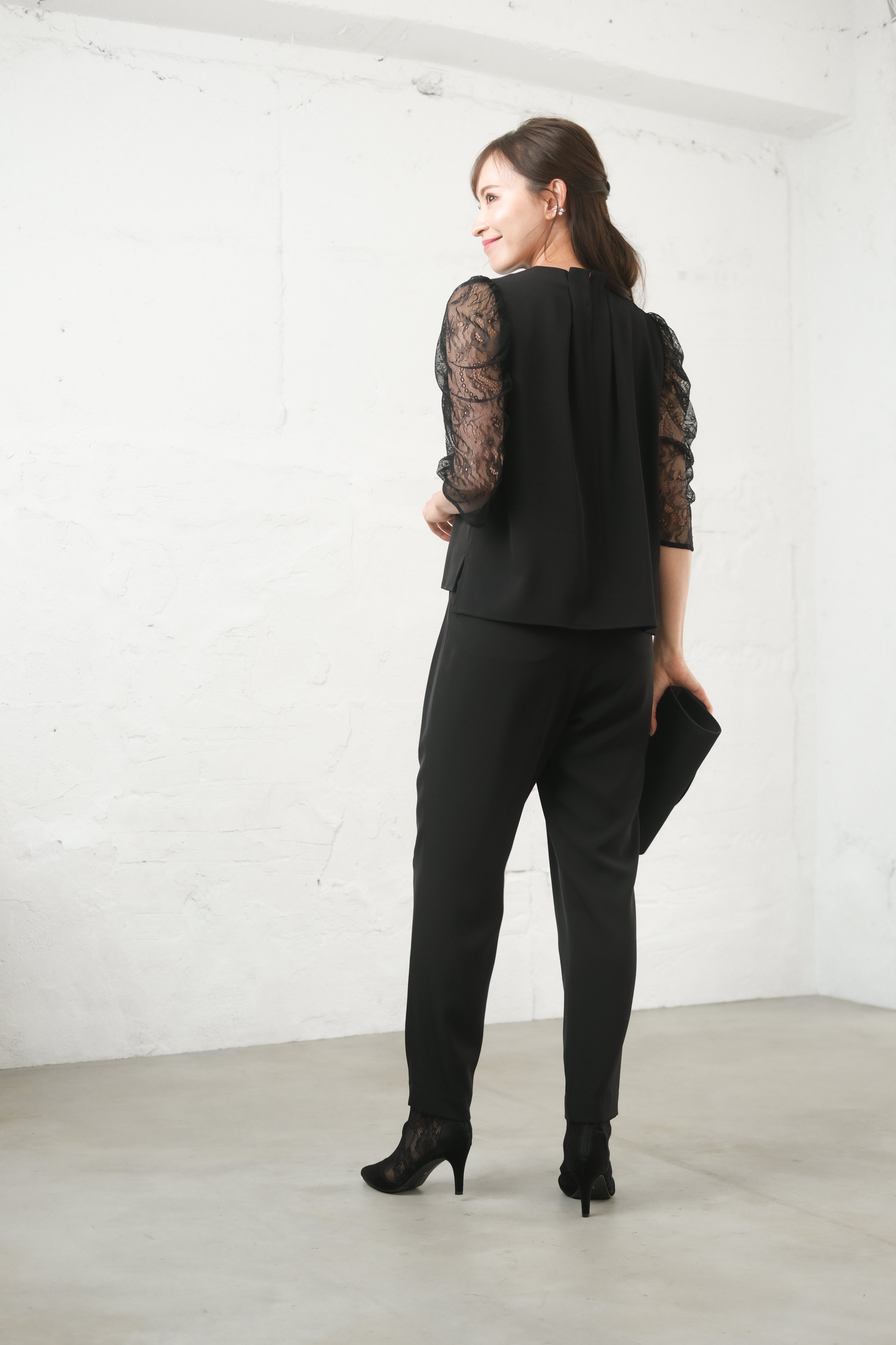 [レンタル] BELINDA DE CAPRIS パールボタン付き セットアップ パンツドレス ブラックの宅配レンタル - 11