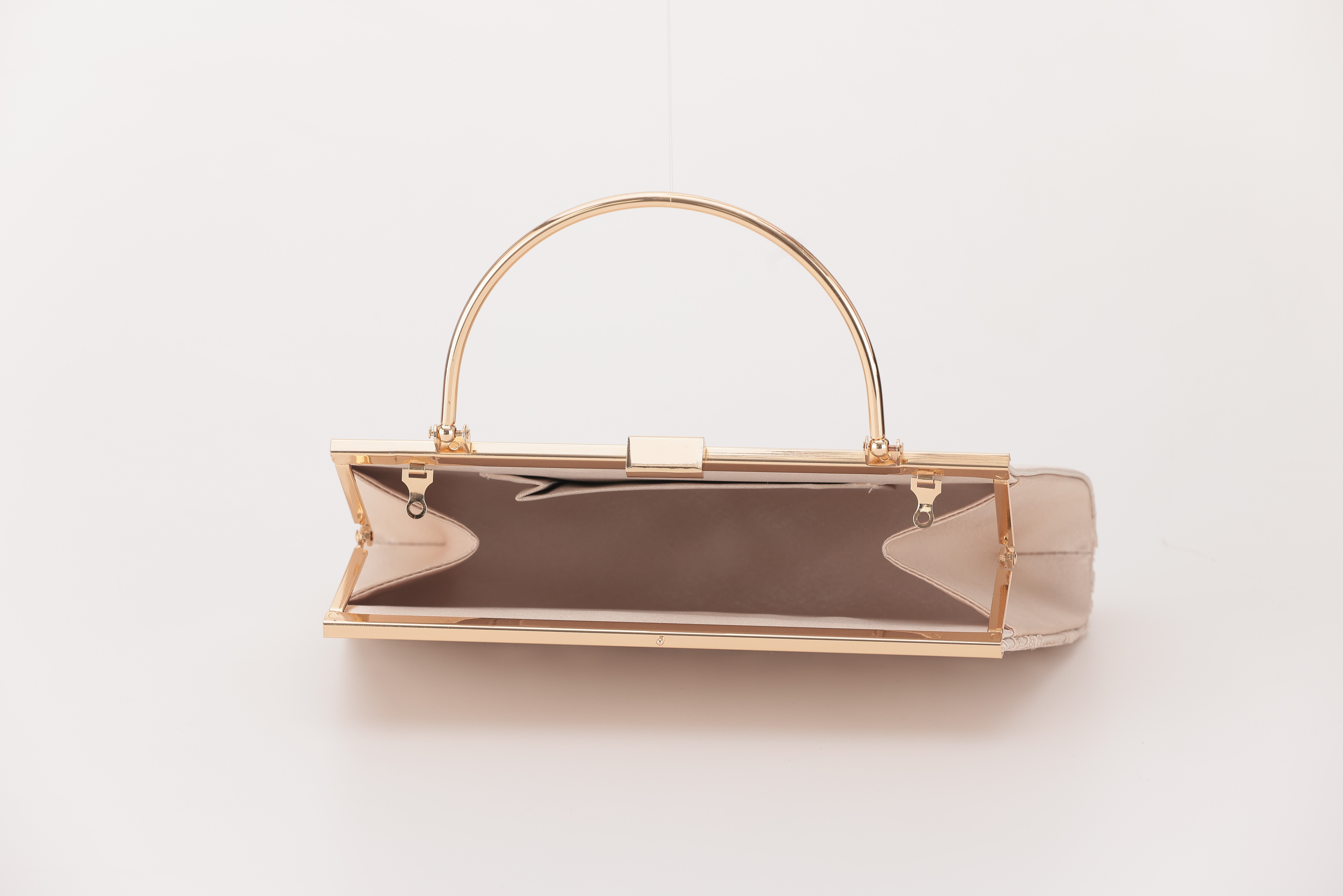 [レンタル] アートマリー 刺繍デザインパーティーバッグ ベージュの宅配レンタル - 6