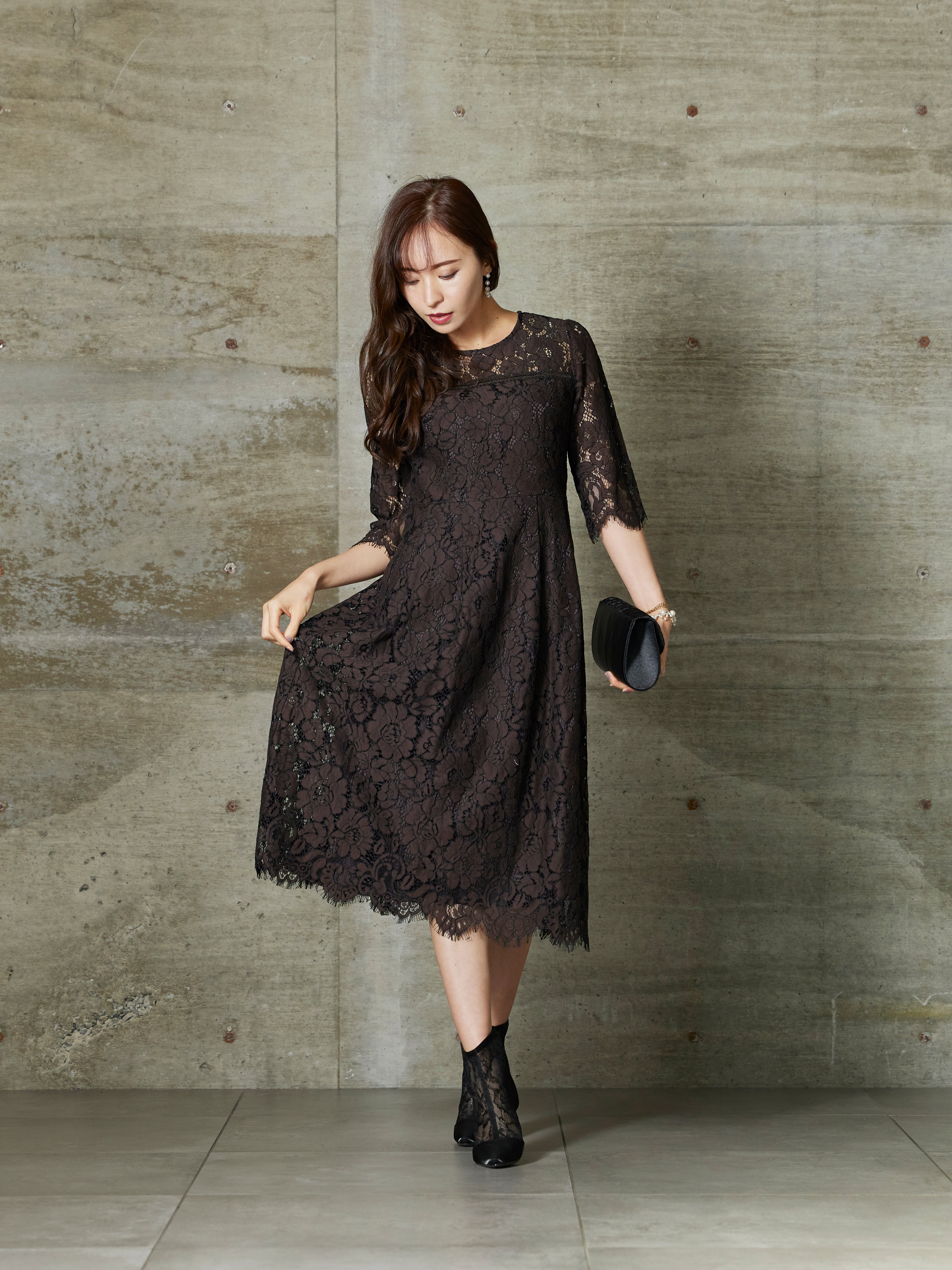 [レンタル] BELINDA DE CAPRIS 総レース ラウンドネックワンピースドレス ブラウンの宅配レンタル - 4