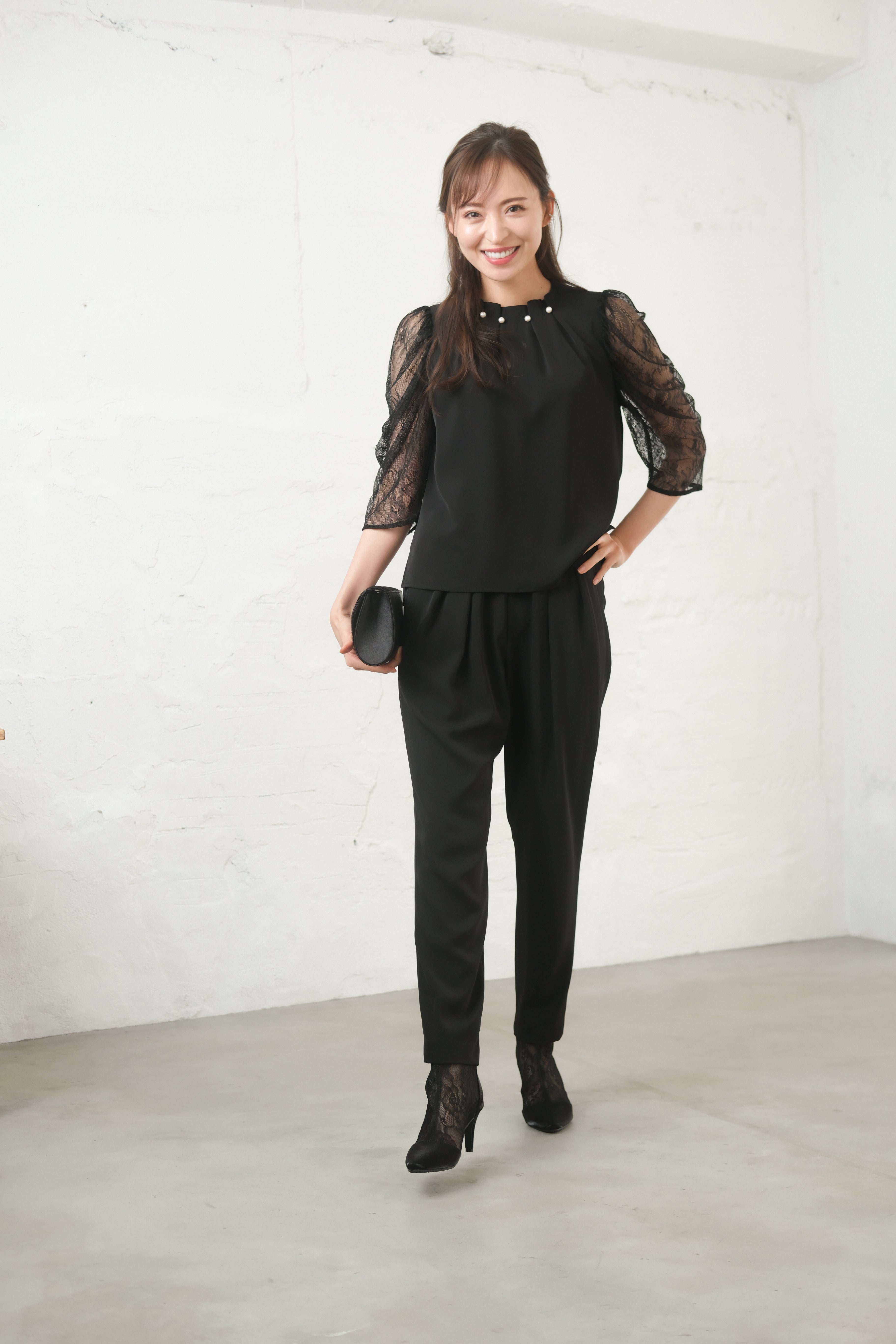 [レンタル] BELINDA DE CAPRIS パールボタン付き セットアップ パンツドレス ブラックの宅配レンタル - 6