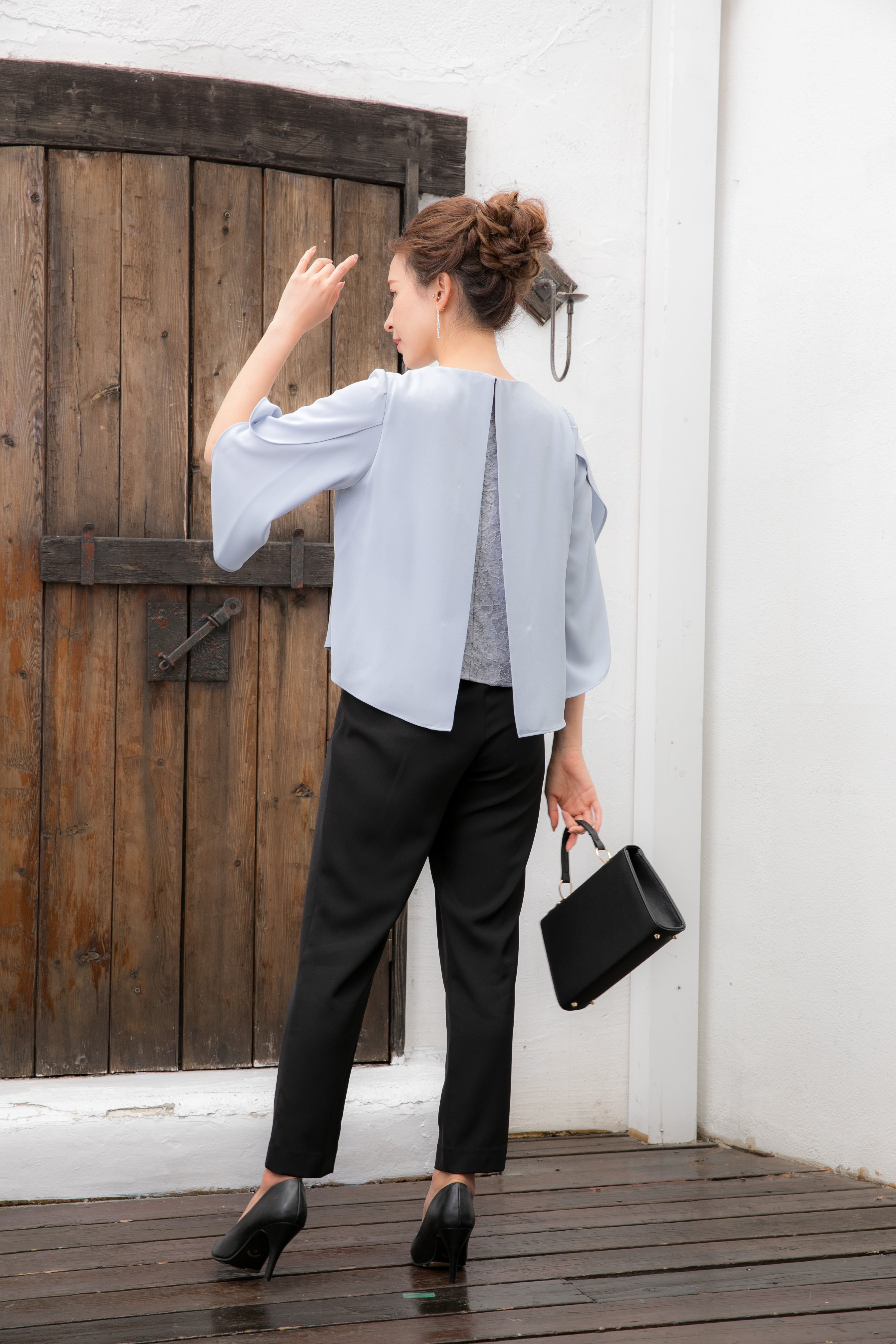 [レンタル] BELINDA DE CAPRIS チューリップスリーブ セットアップ パンツドレス グレー×ブラックの宅配レンタル - 13