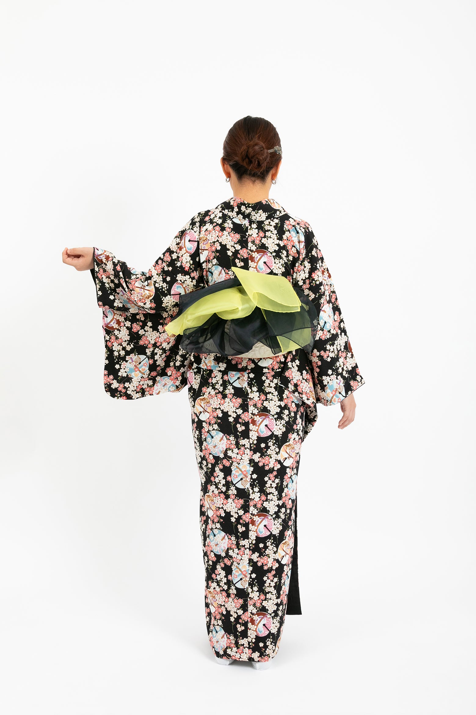 [レンタル] 花襲(はながさね) かんたん着物 YOUR 丸紋に桜(ブラック)の宅配レンタル - 4