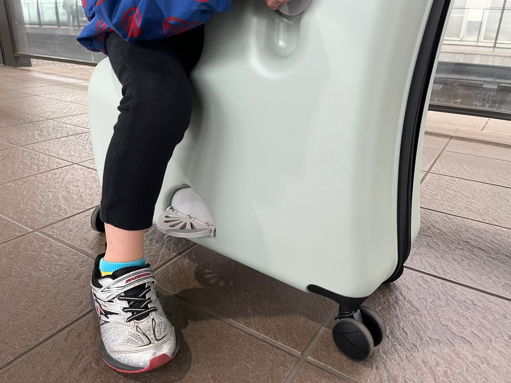 [レンタル] [5-8泊向けサイズ]キッズトラベル 折りたたみハンドル 65L 子供が乗れるキャリーケースの宅配レンタル - 12