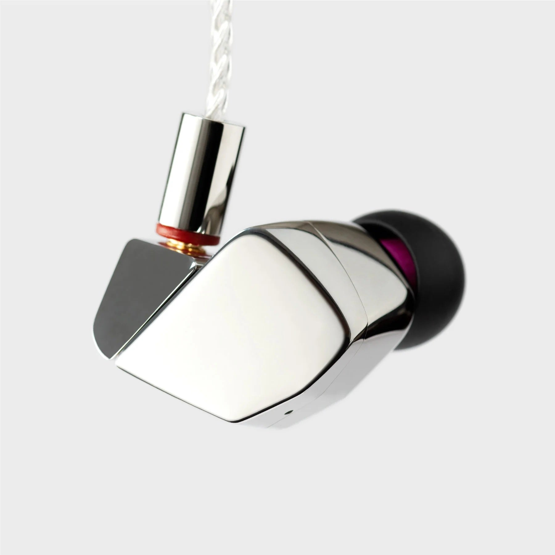 final A8000 フラッグシップイヤホン