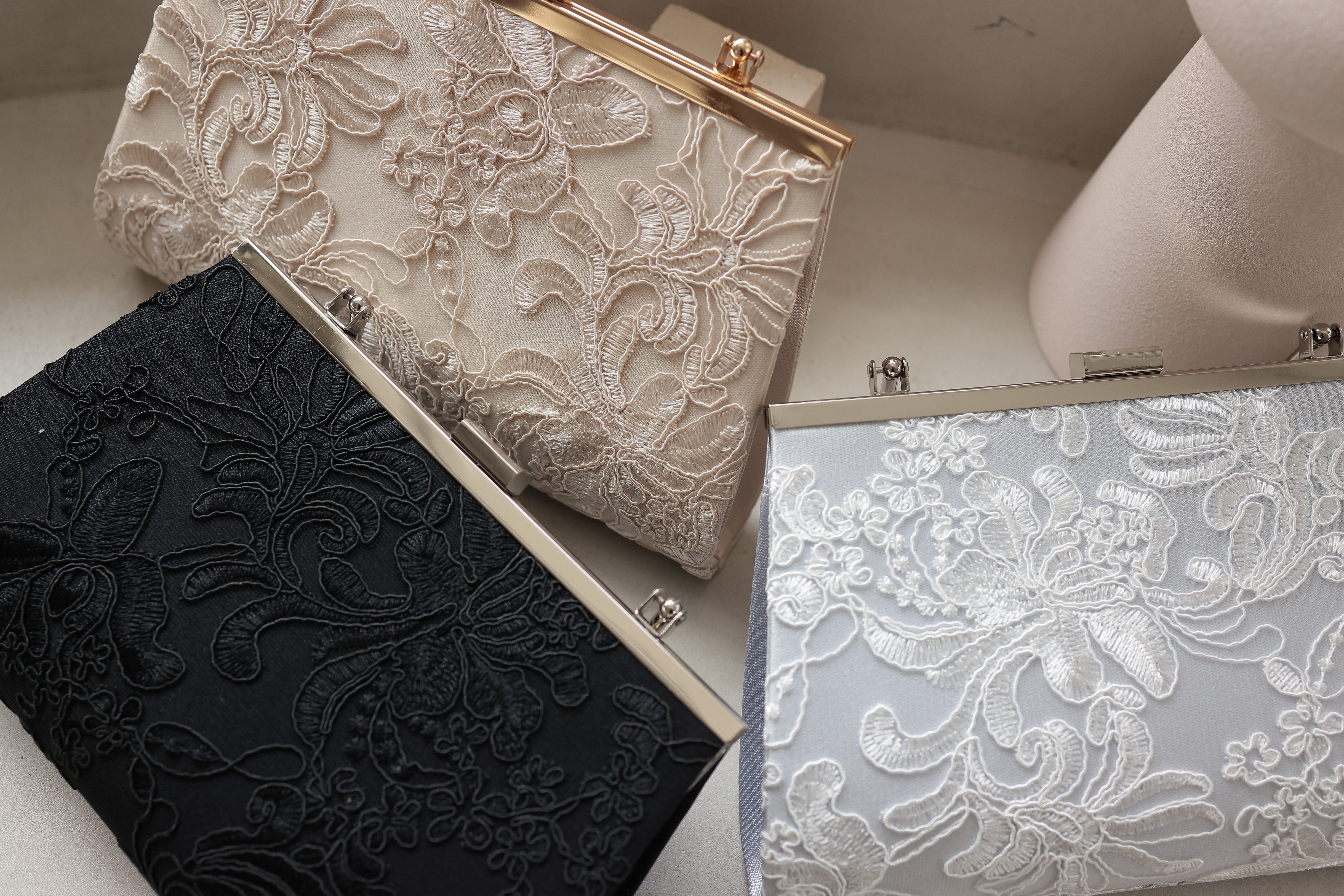 [レンタル] アートマリー 刺繍デザインパーティーバッグ ブラックの宅配レンタル - 9