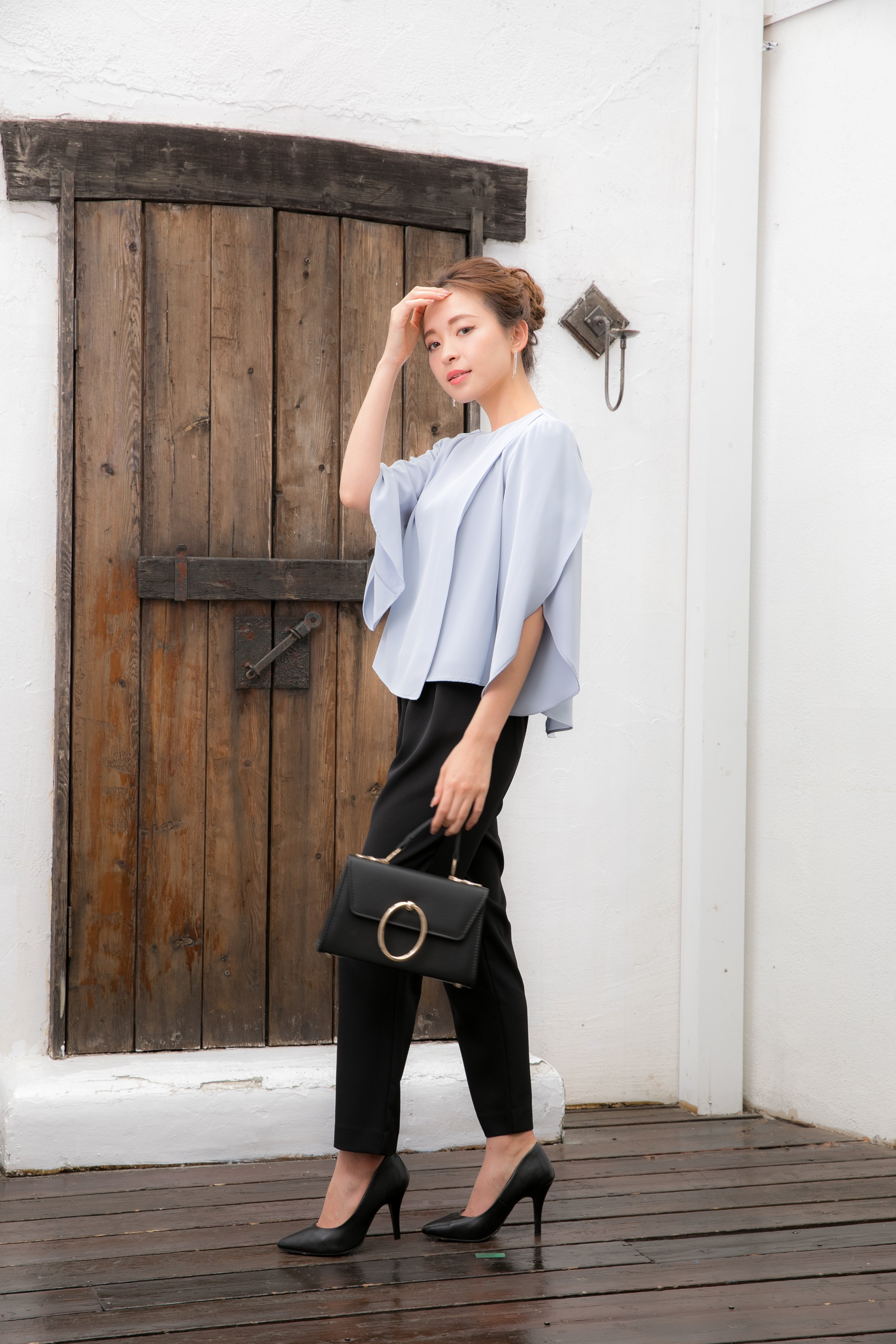 [レンタル] BELINDA DE CAPRIS チューリップスリーブ セットアップ パンツドレス グレー×ブラックの宅配レンタル - 9