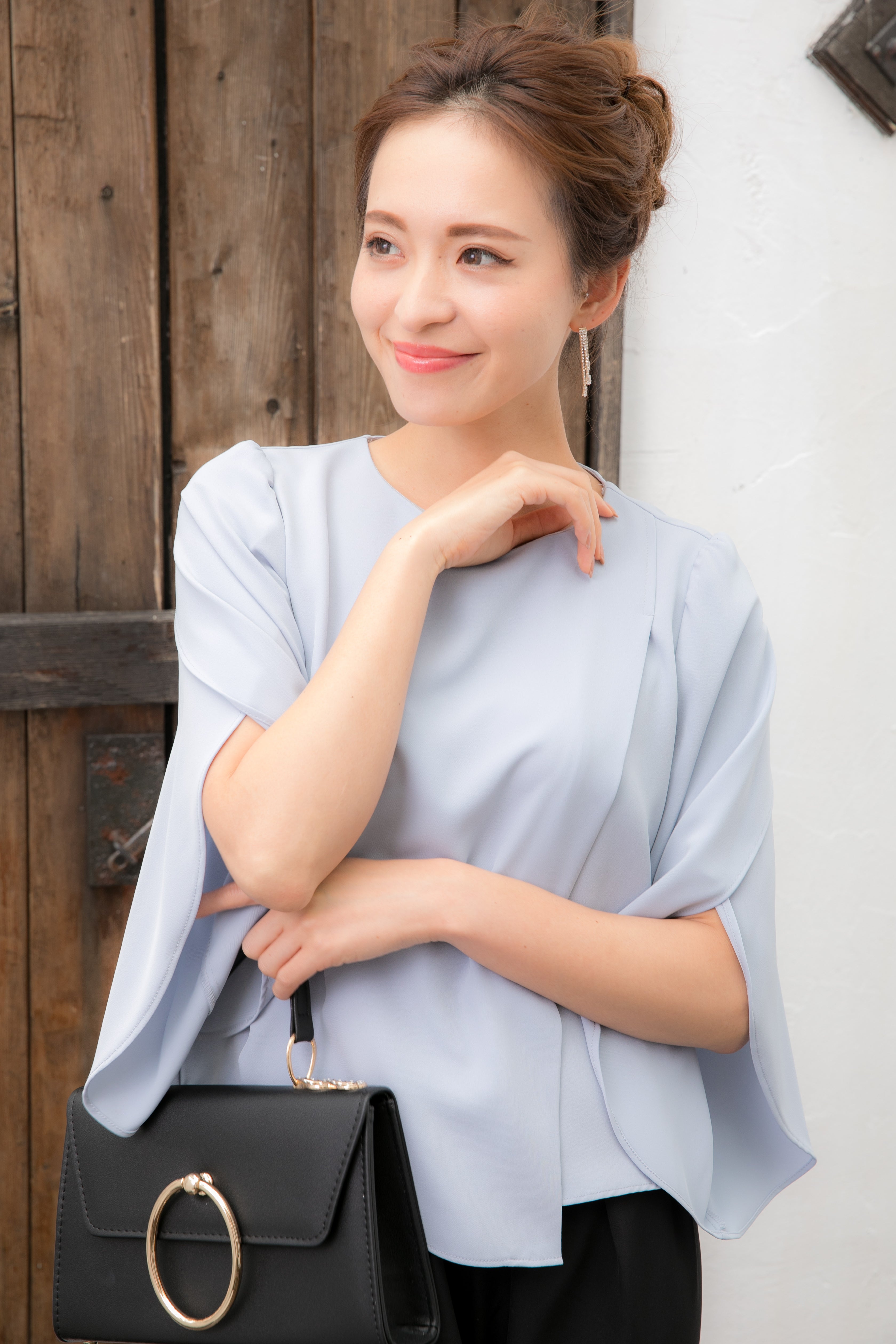 [レンタル] BELINDA DE CAPRIS チューリップスリーブ セットアップ パンツドレス グレー×ブラックの宅配レンタル - 16