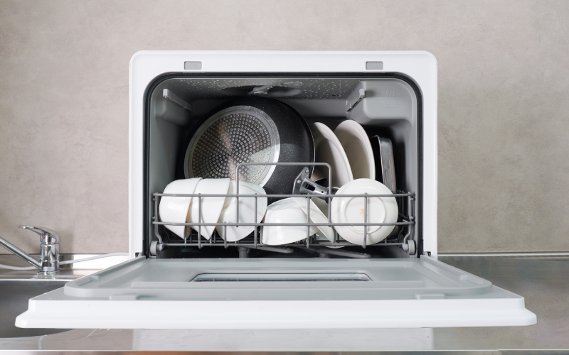 [レンタル] [～食器28点]サンコー ラクア 食器洗い乾燥機 ファミリーワイド 工事不要 タンク式 分岐水栓対応 - 2