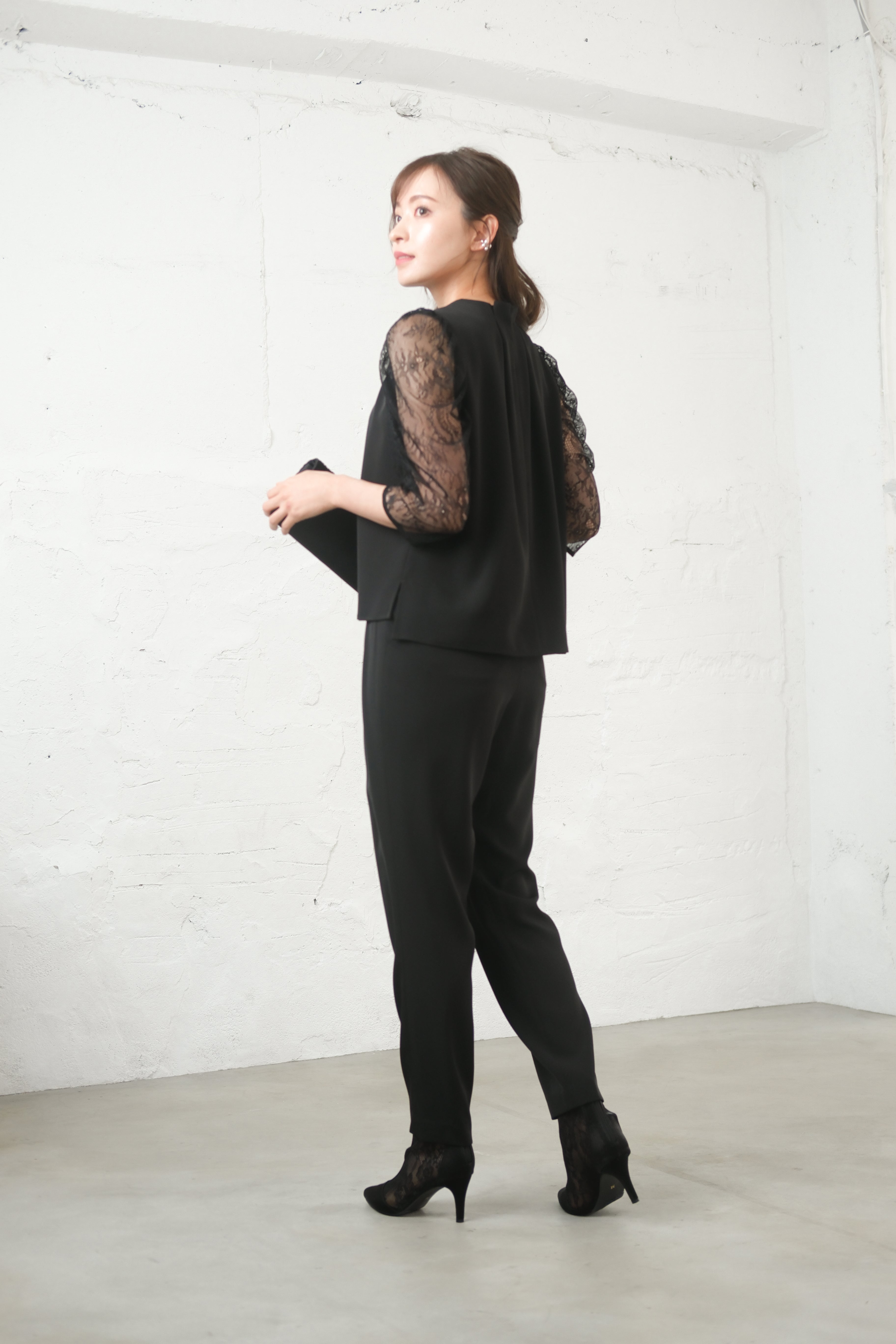 [レンタル] BELINDA DE CAPRIS パールボタン付き セットアップ パンツドレス ブラックの宅配レンタル - 12