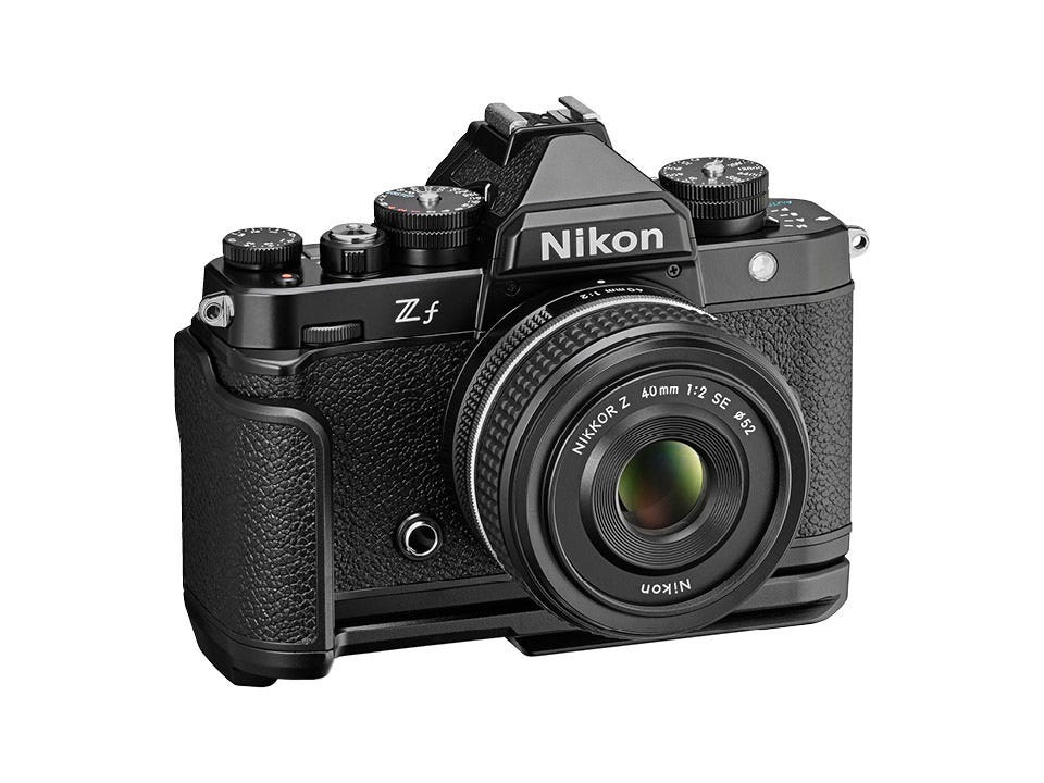 [レンタル] ニコン Z f ボディ NIKKOR Z 40mm f/2 (SE) レンズキット ミラーレス一眼