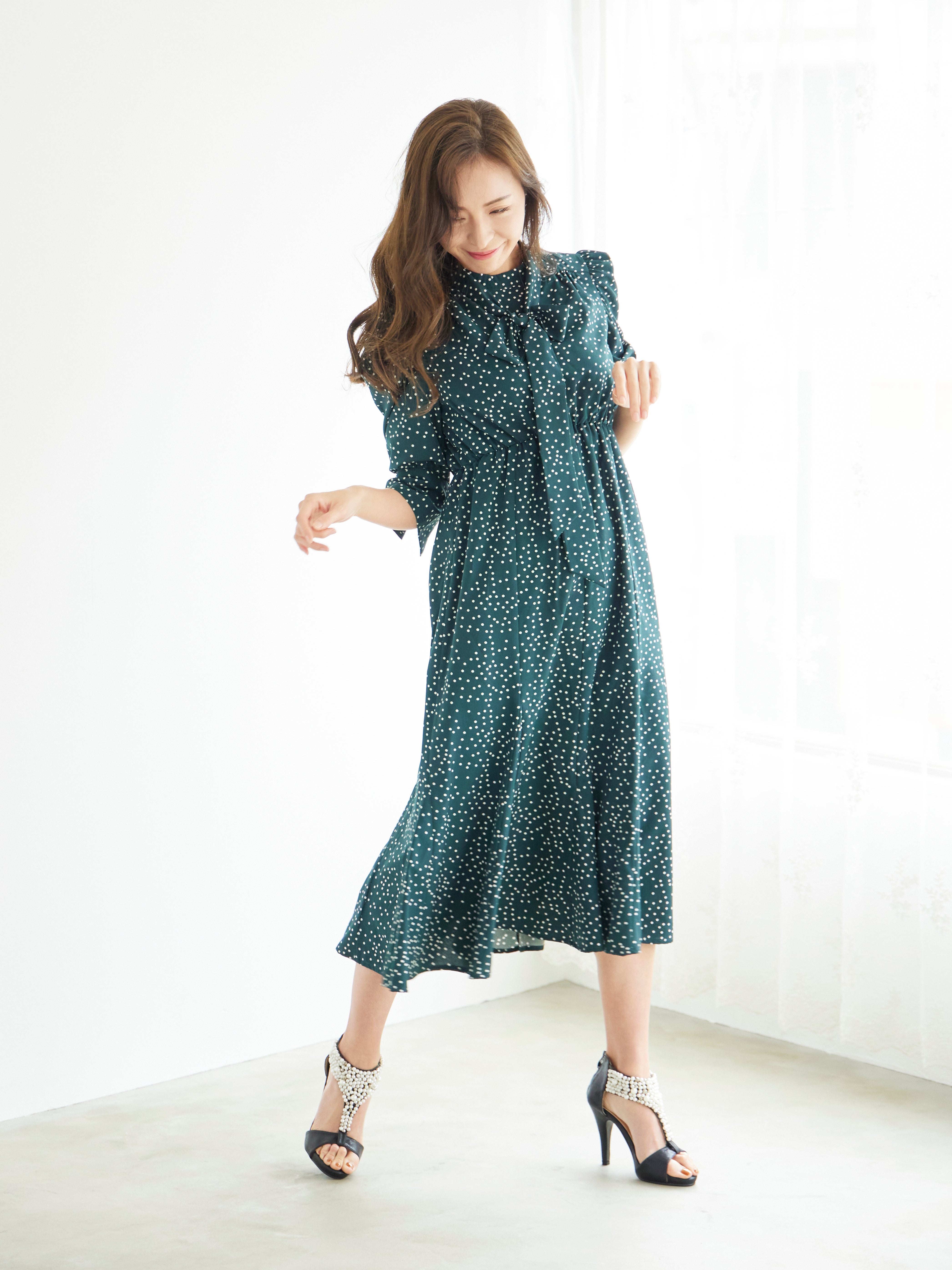 [レンタル] BELINDA DE CAPRIS ギャザースリーブ ドットワンピースドレス グリーンの宅配レンタル - 4