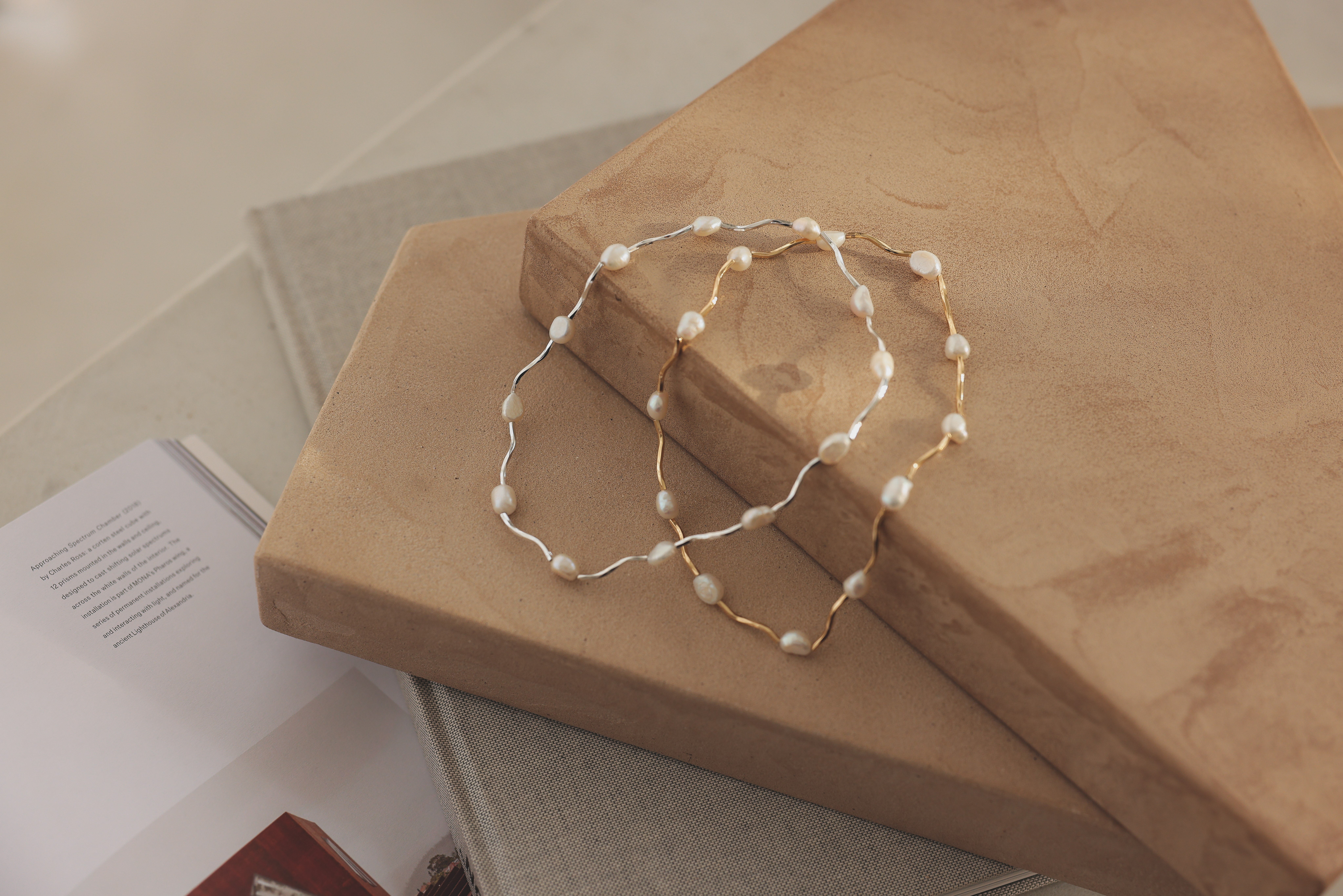 [レンタル] アートマリー 2WAYのパールゴムネックレス シルバーの宅配レンタル - 2