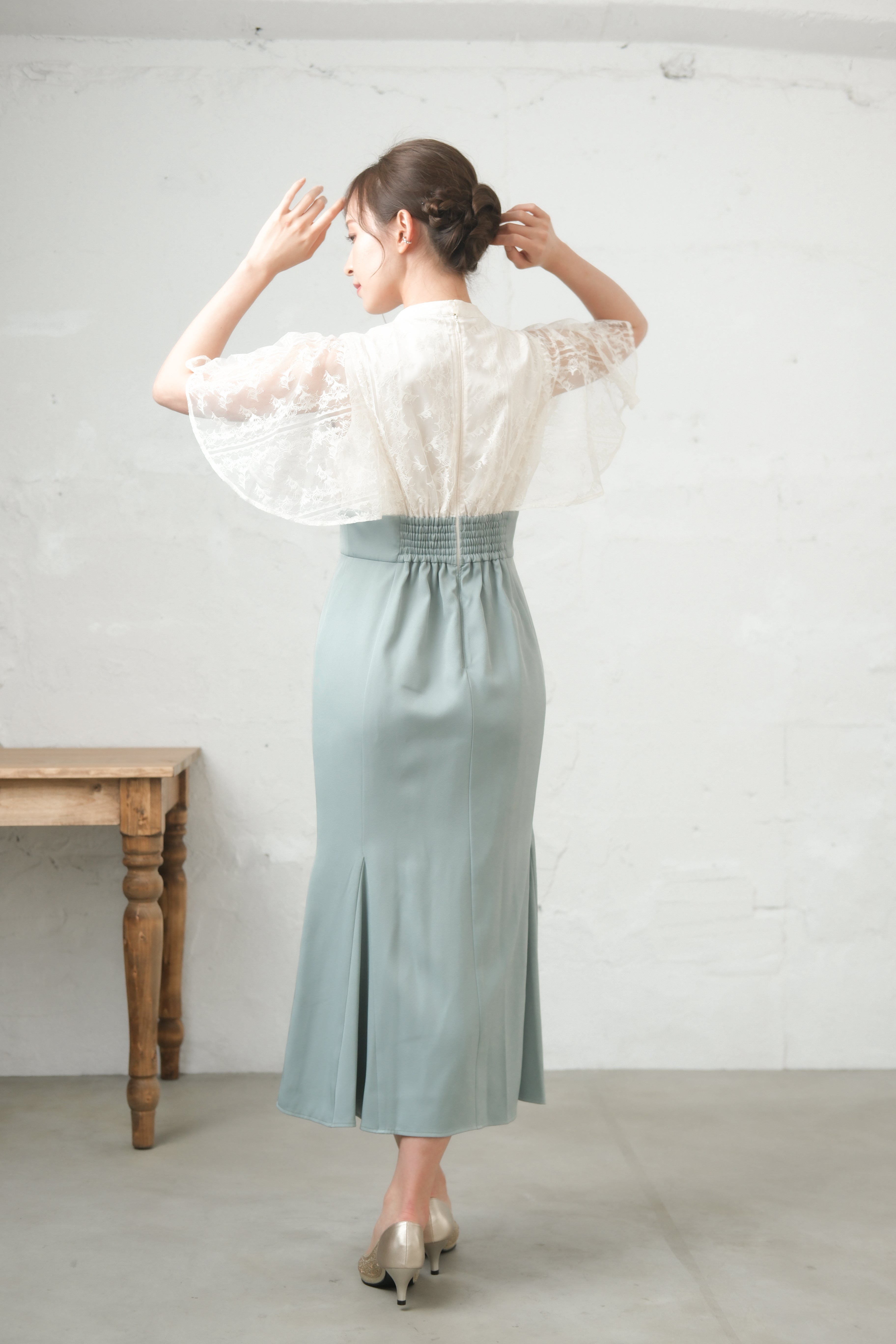 [レンタル] BELINDA DE CAPRIS レース切り替えマーメイド ワンピースドレス オフホワイト×ミントの宅配レンタル - 7