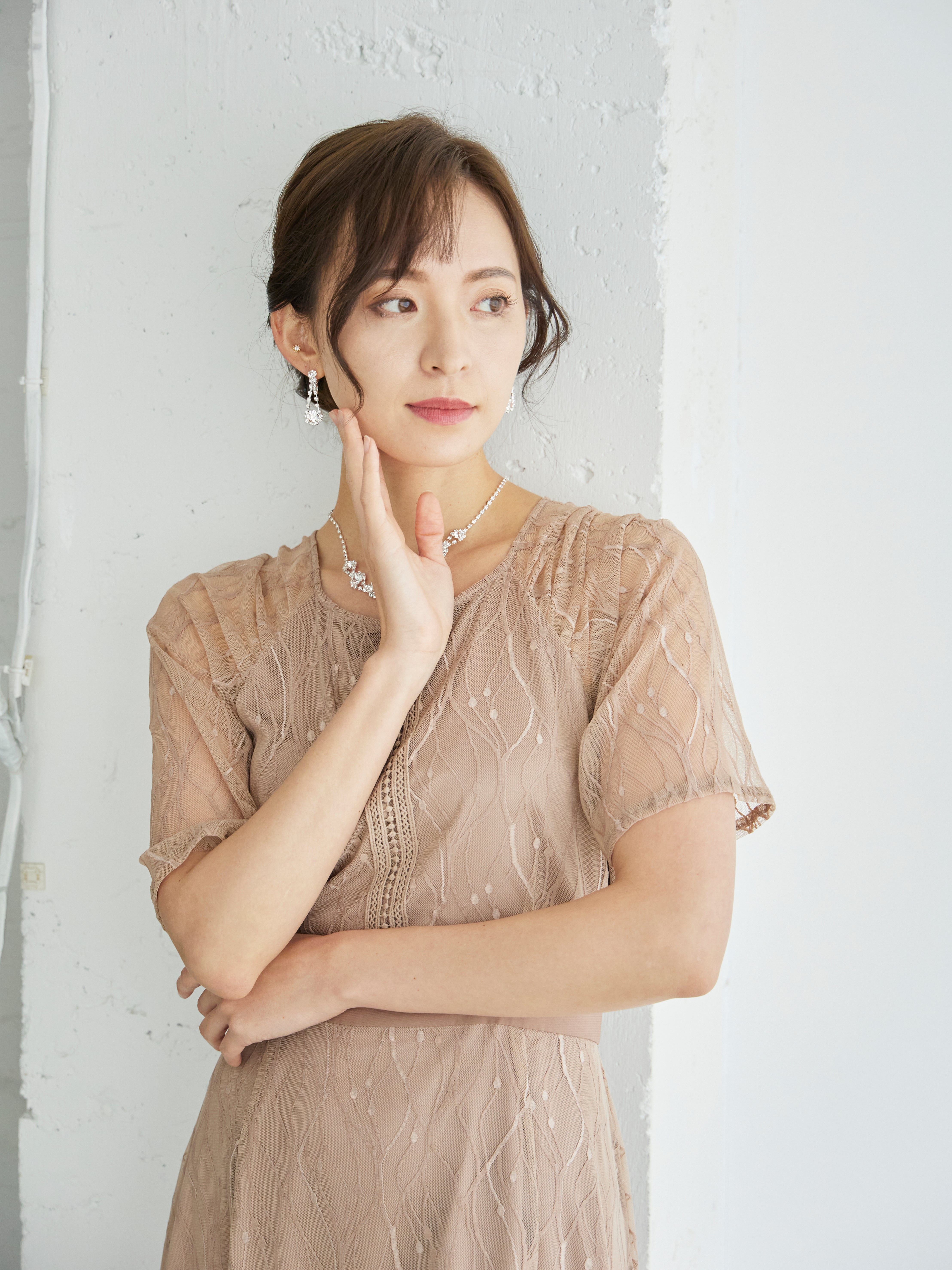 [レンタル] BELINDA DE CAPRIS ラグランスリーブレース ワンピースドレス ベージュの宅配レンタル - 7