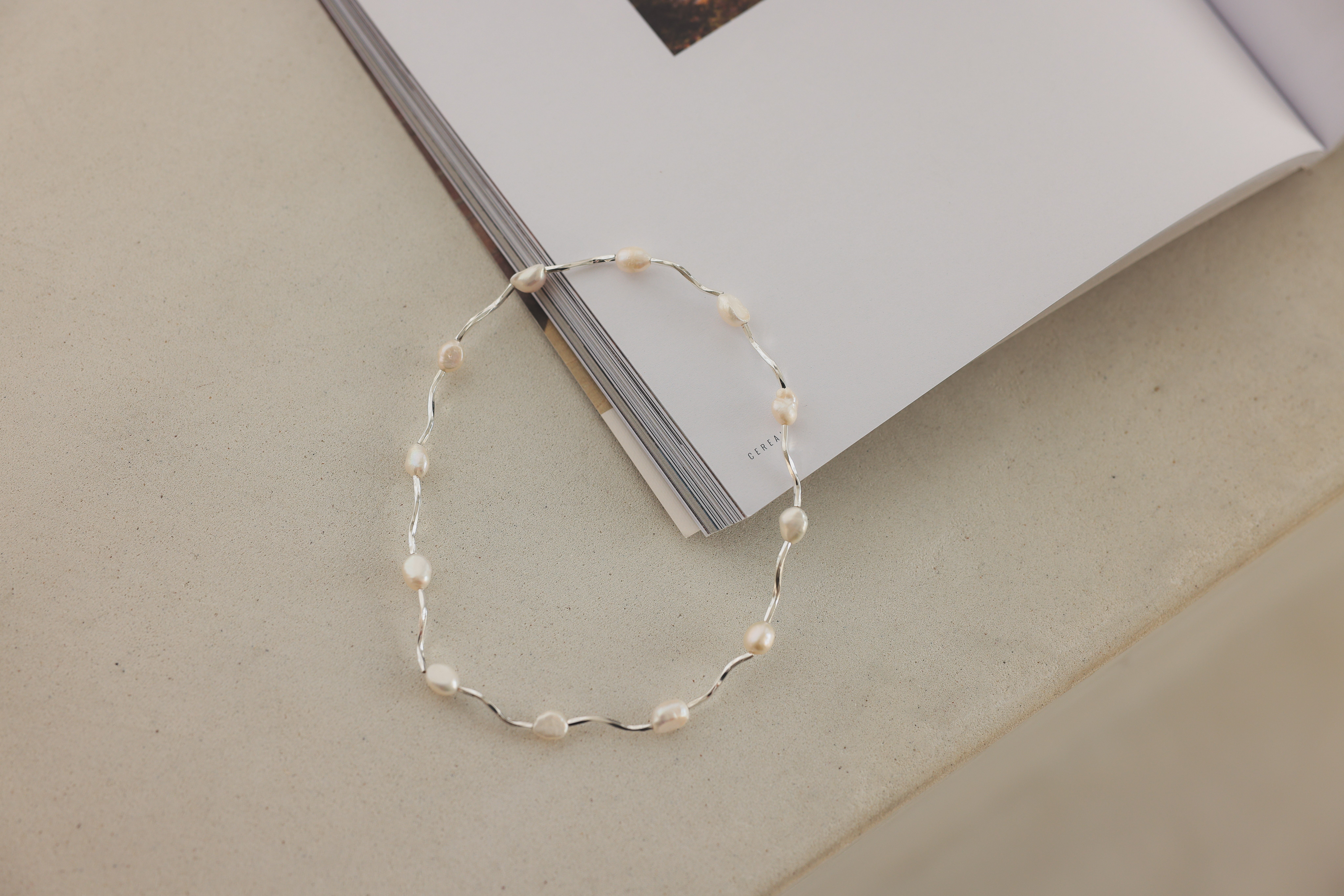 [レンタル] アートマリー 2WAYのパールゴムネックレス シルバー