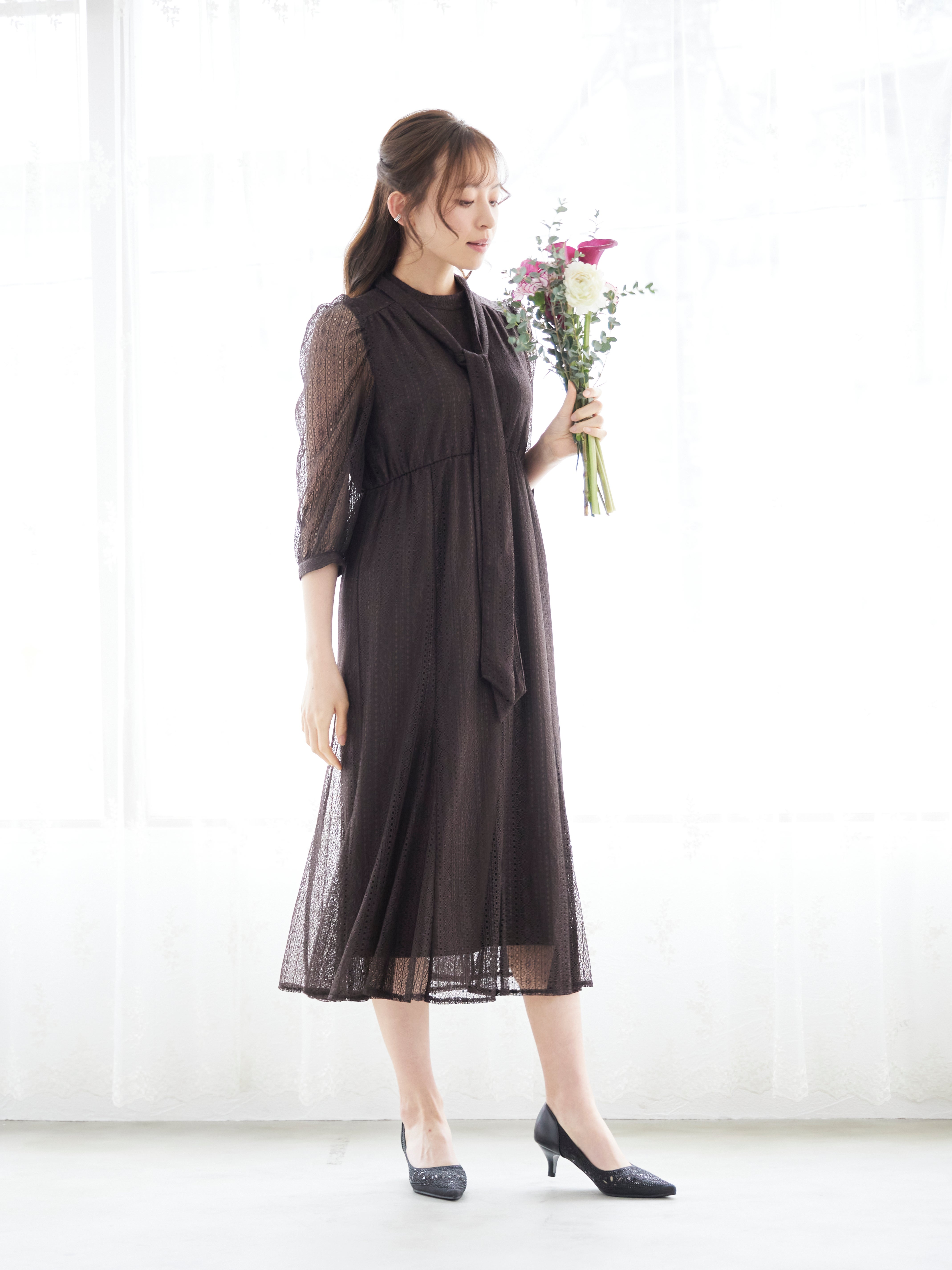 [レンタル] BELINDA DE CAPRIS リボン付きギャザースリーブ レースワンピースドレス ブラウンの宅配レンタル - 3