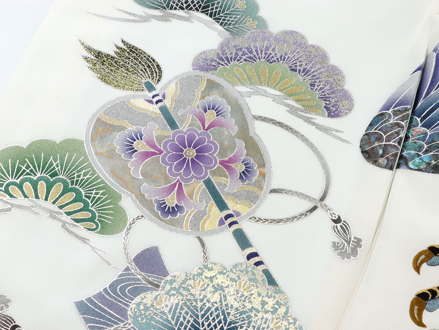 [レンタル] 男の子 お宮参り 産着 レンタル6点フルセット 正絹 銀縁の鷹に兜と束熨斗 白色の宅配レンタル - 4