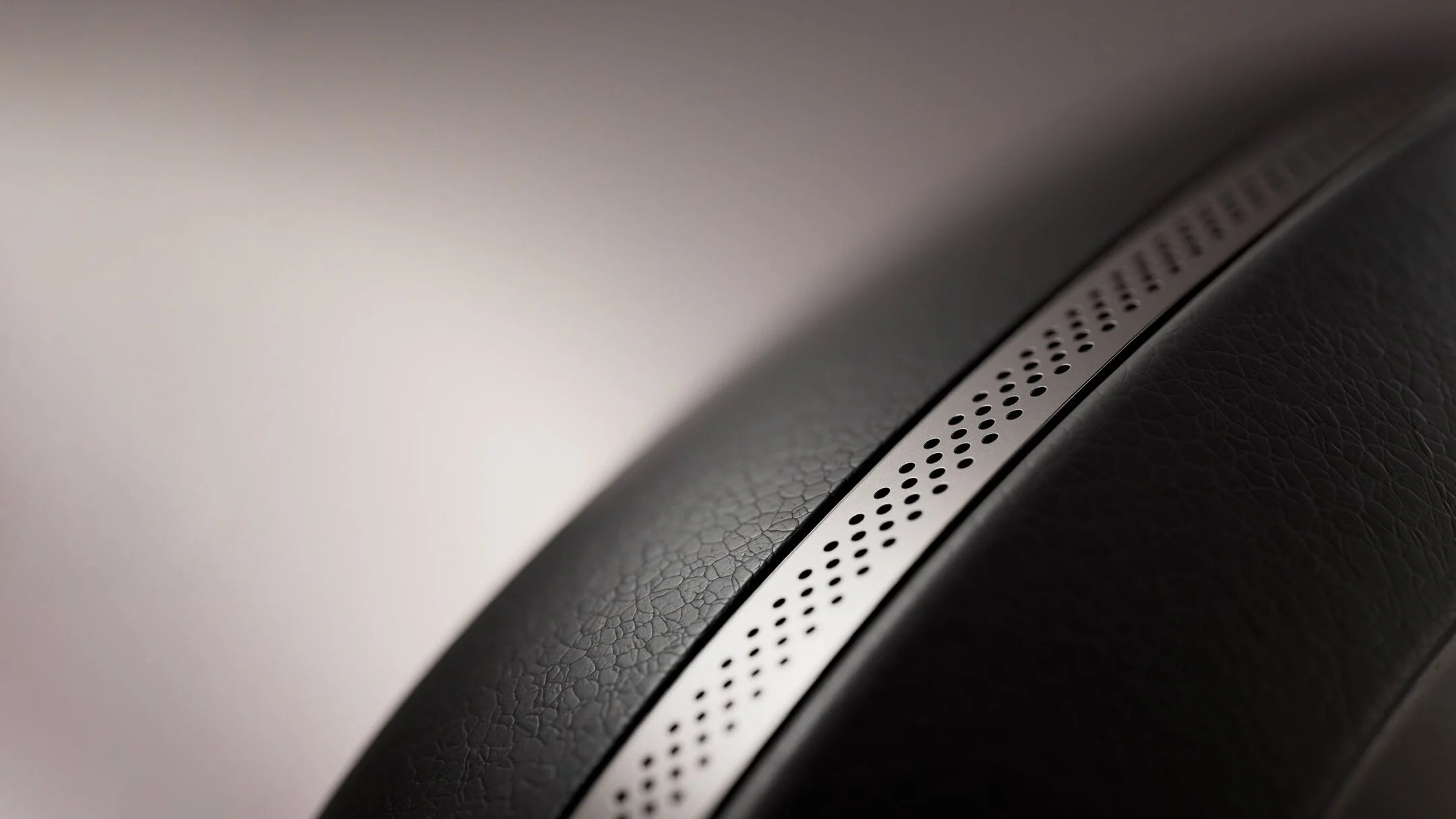 [レンタル] Bowers & Wilkins Px8 S2 ノイズキャンセリングワイヤレスヘッドホン - 12