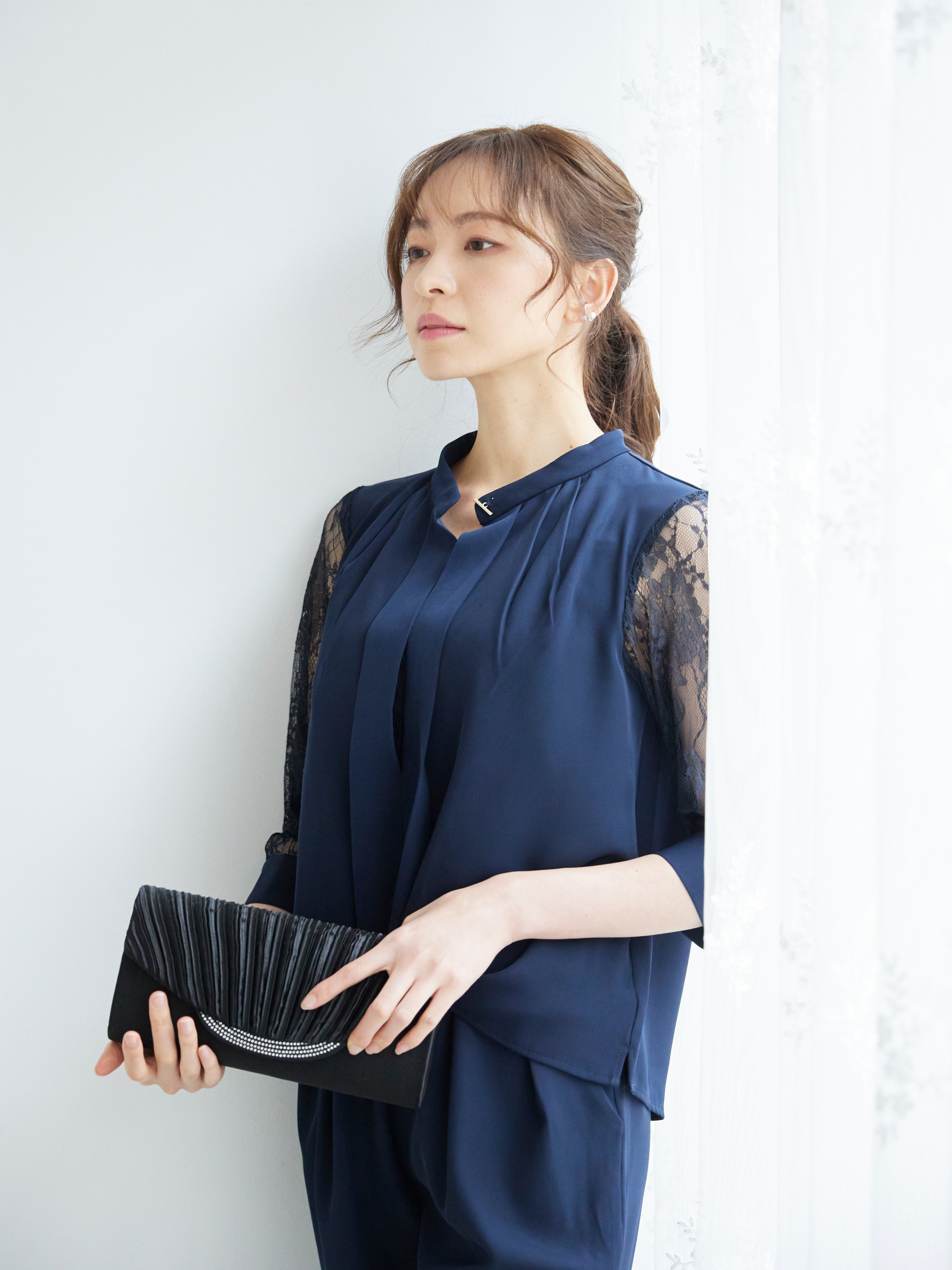 [レンタル] BELINDA DE CAPRIS 前開きブラウス セットアップ テーパードパンツドレス ネイビーの宅配レンタル - 15