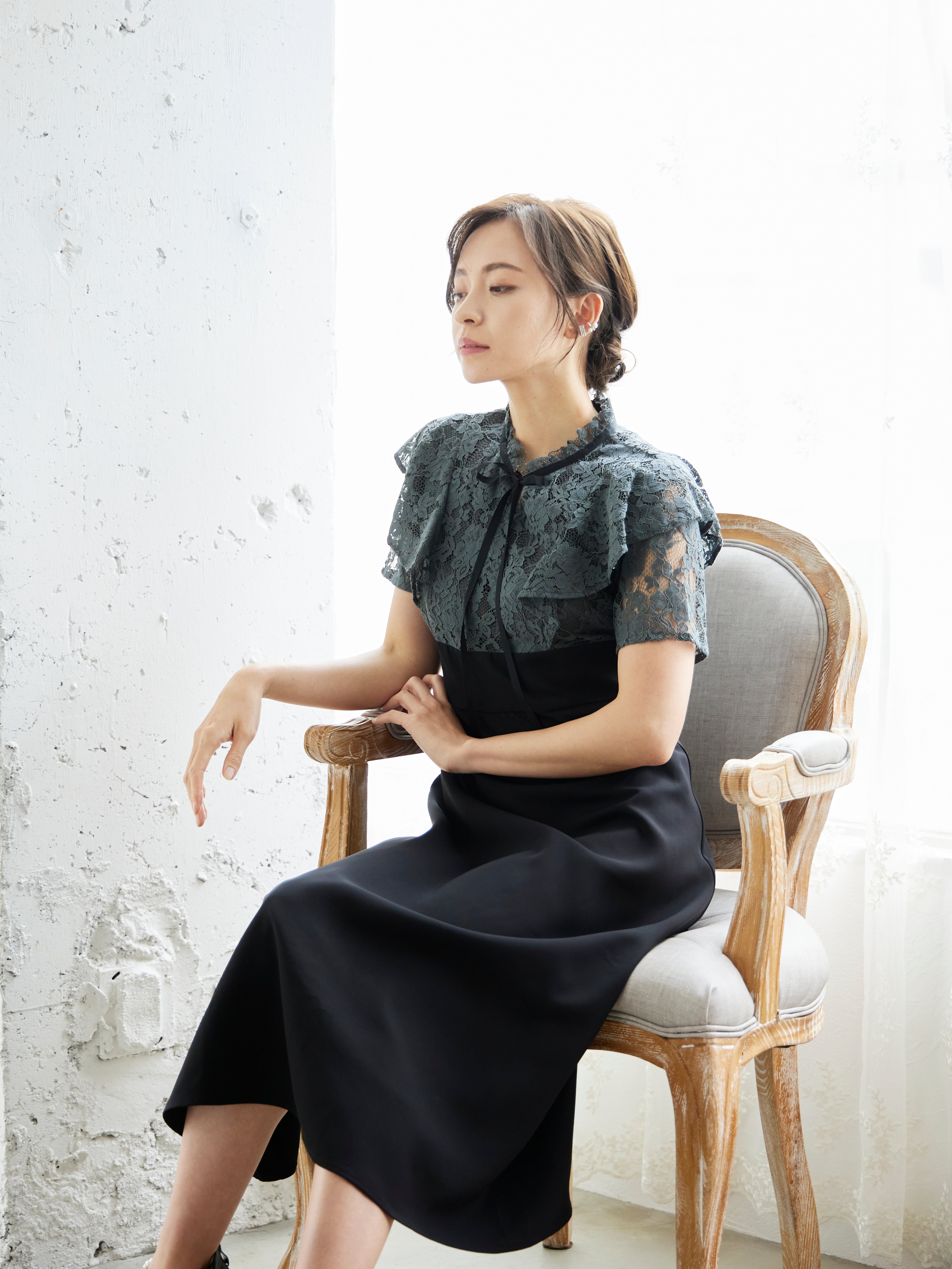 [レンタル] BELINDA DE CAPRIS レース切り替え タイトワンピースドレス グレーの宅配レンタル - 10