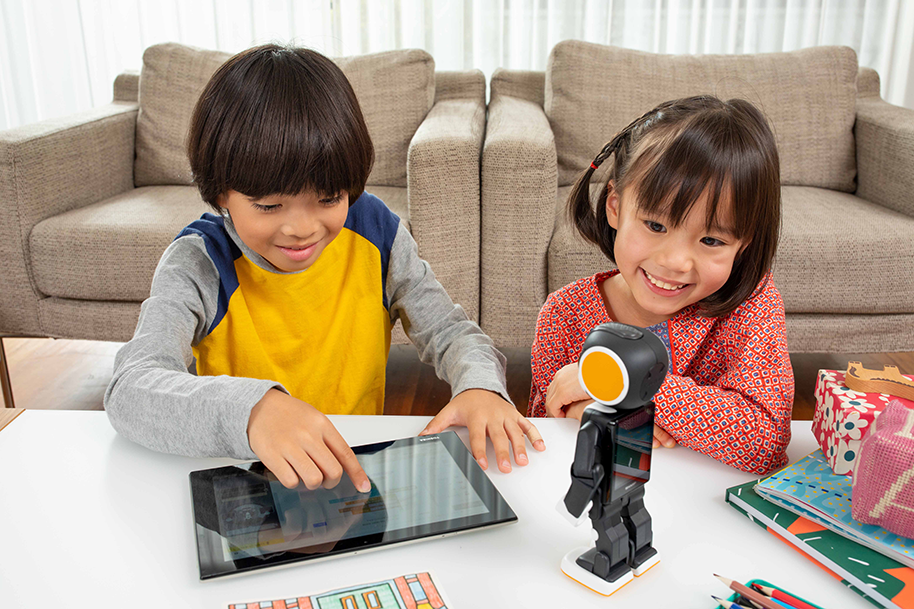 [レンタル] シャープ ロボット電話 ロボホン 学習プログラミングアプリ ロブリック付き - 2