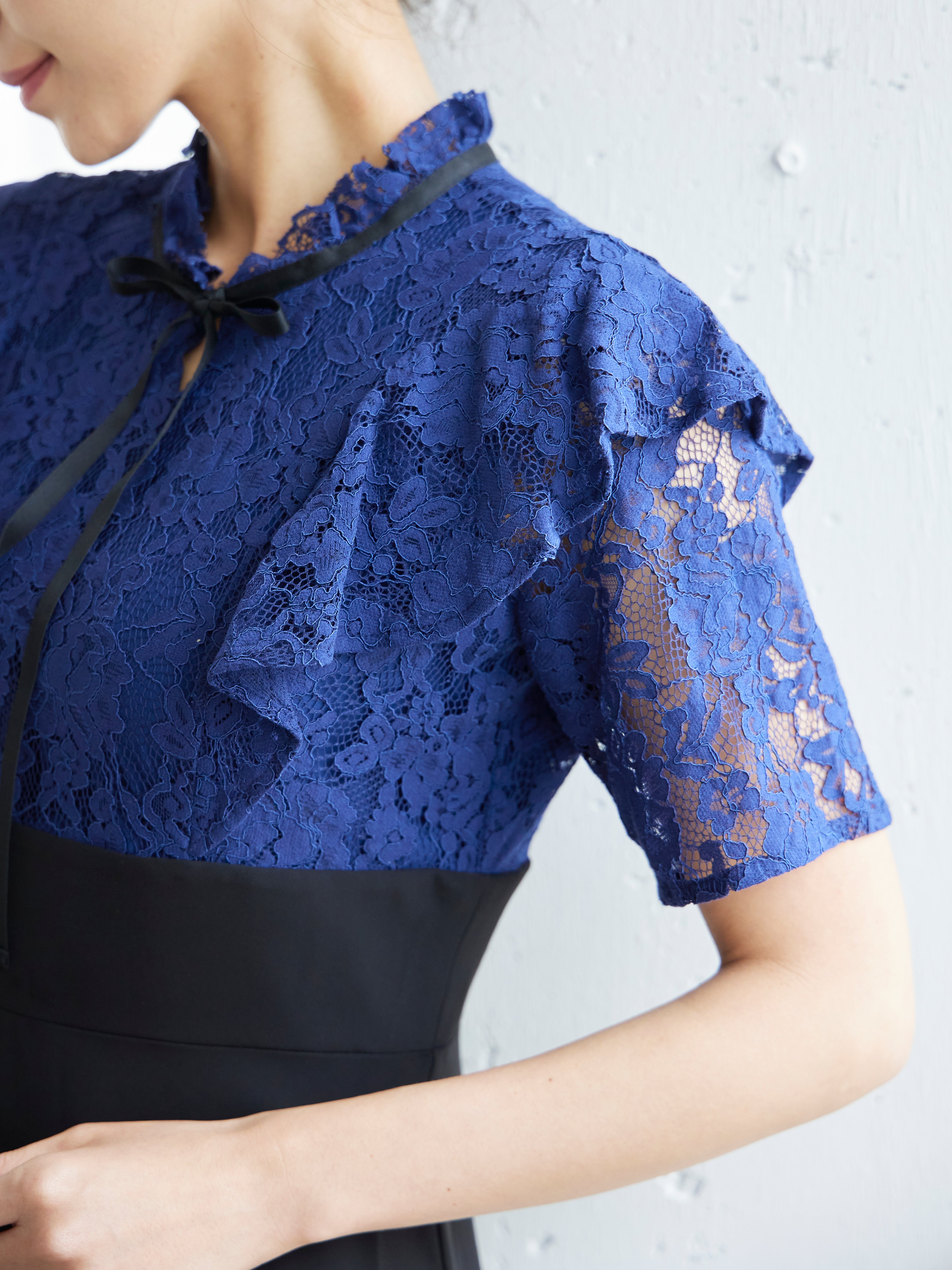 [レンタル] BELINDA DE CAPRIS レース切り替え タイトワンピースドレス ネイビーの宅配レンタル - 10