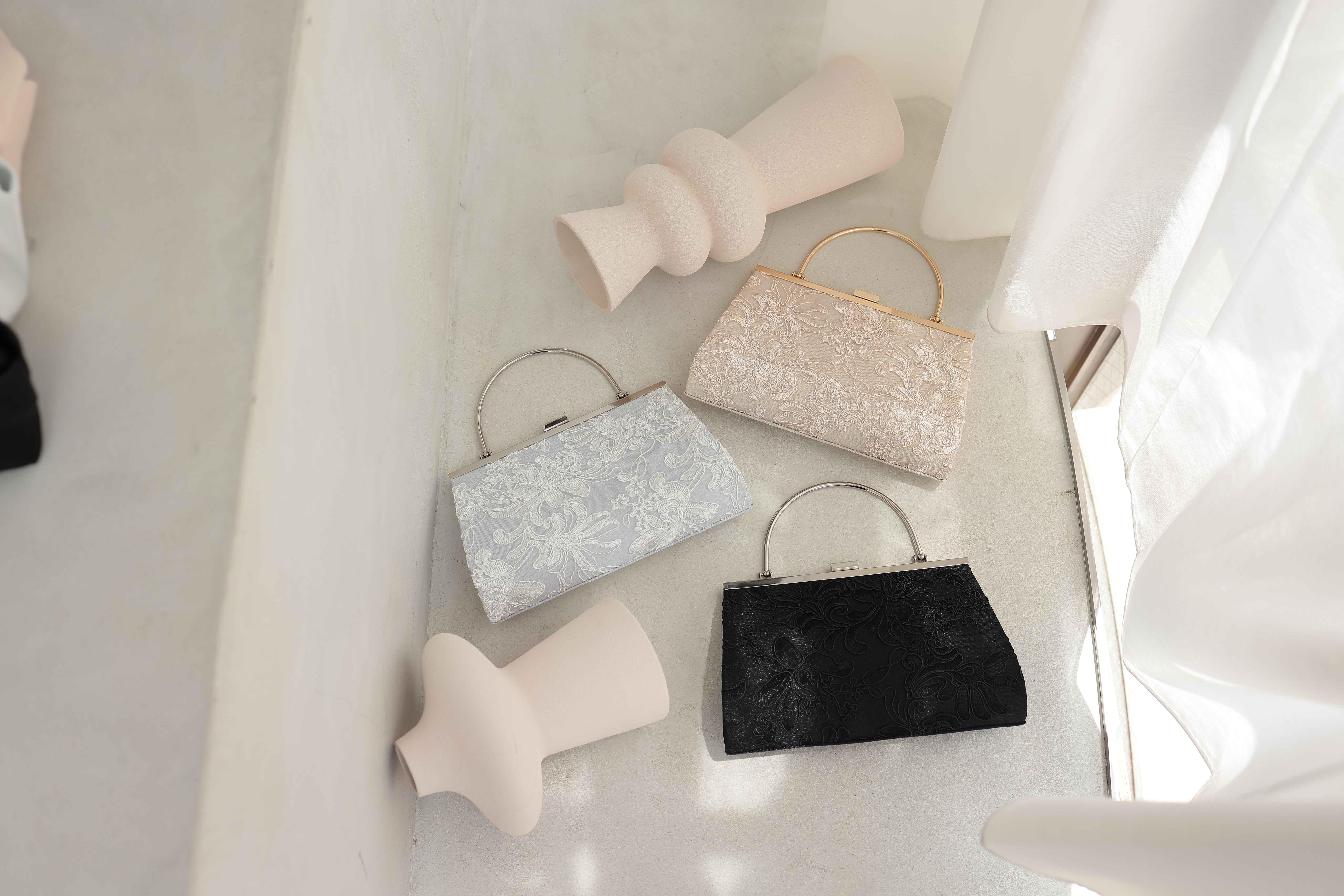 [レンタル] アートマリー 刺繍デザインパーティーバッグ ブラックの宅配レンタル - 10