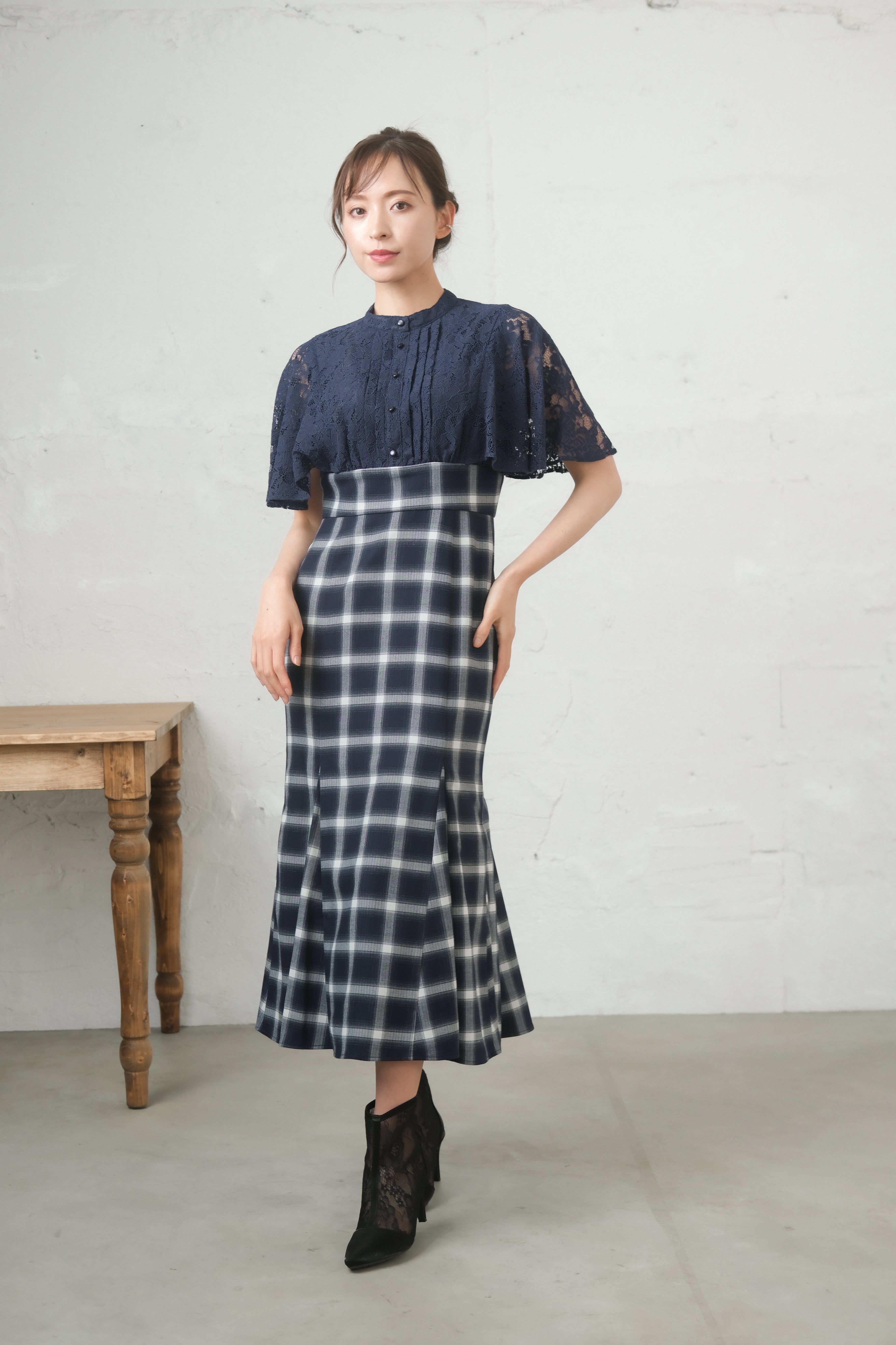 [レンタル] BELINDA DE CAPRIS レース切り替えマーメイド ワンピースドレス ネイビーの宅配レンタル - 2