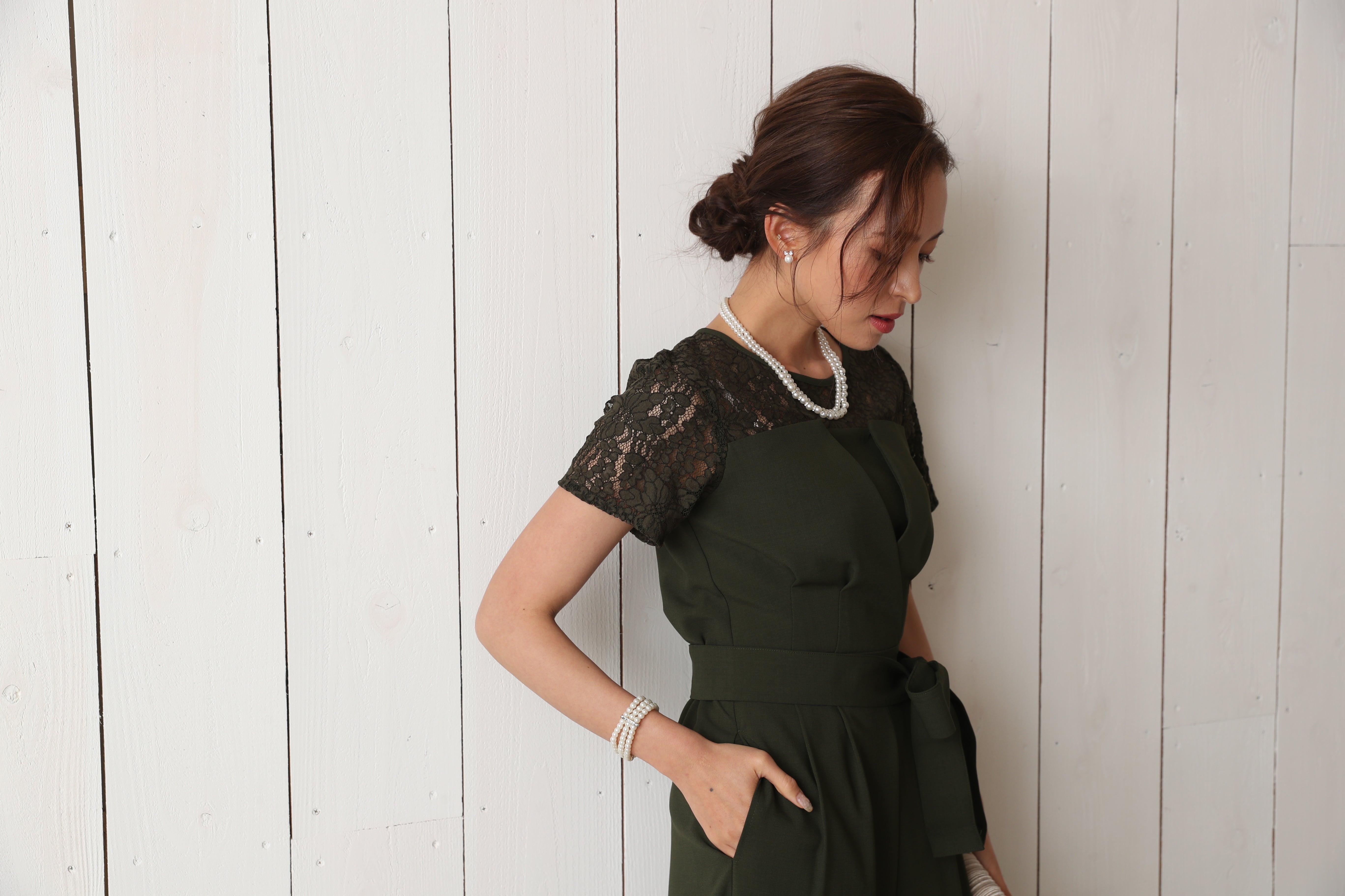 [レンタル] BELINDA DE CAPRIS 袖付きタックテーパード オールインワン パンツドレス カーキの宅配レンタル - 37