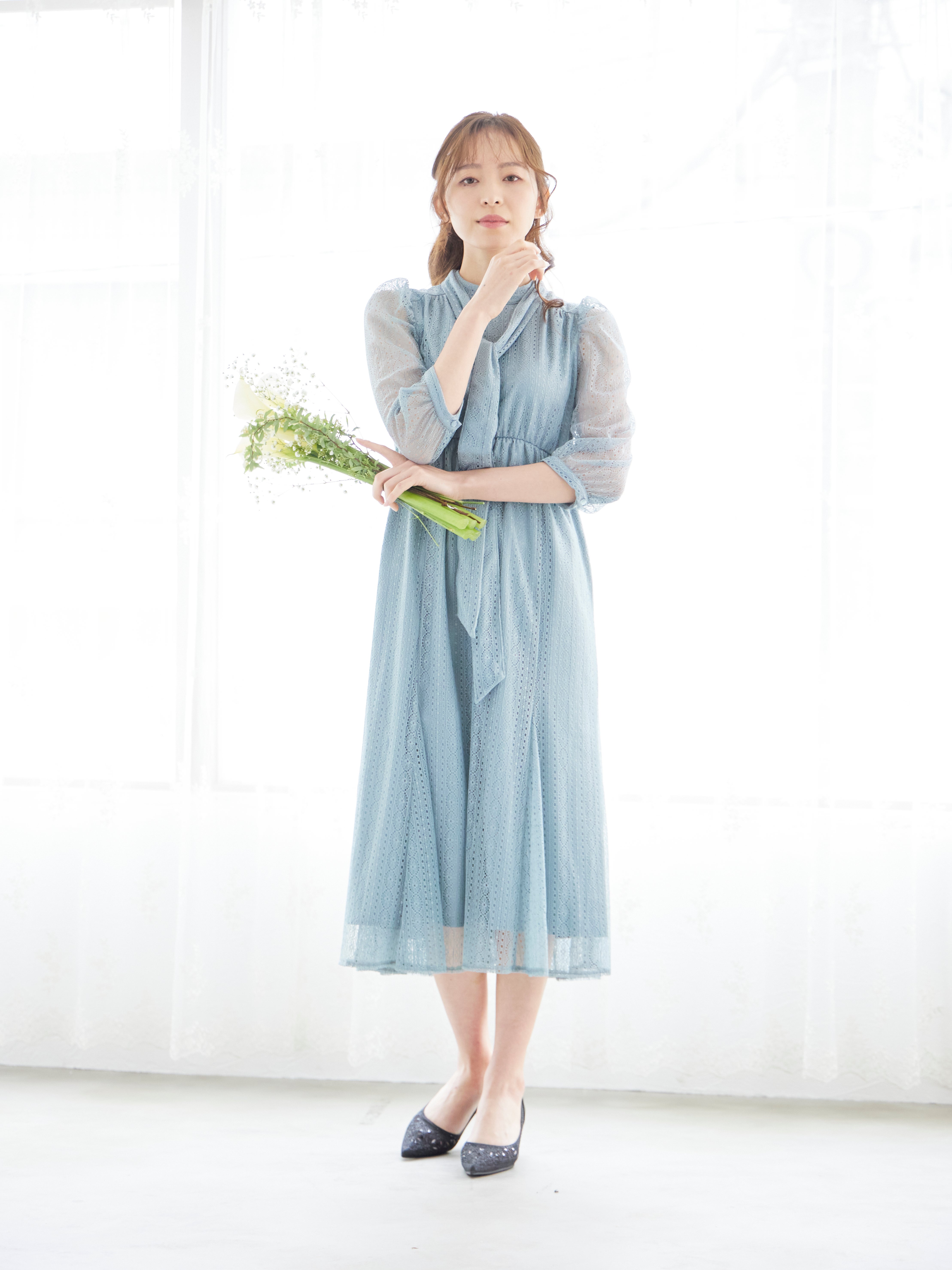 [レンタル] BELINDA DE CAPRIS リボン付きギャザースリーブ レースワンピースドレス サックスブルーの宅配レンタル - 4